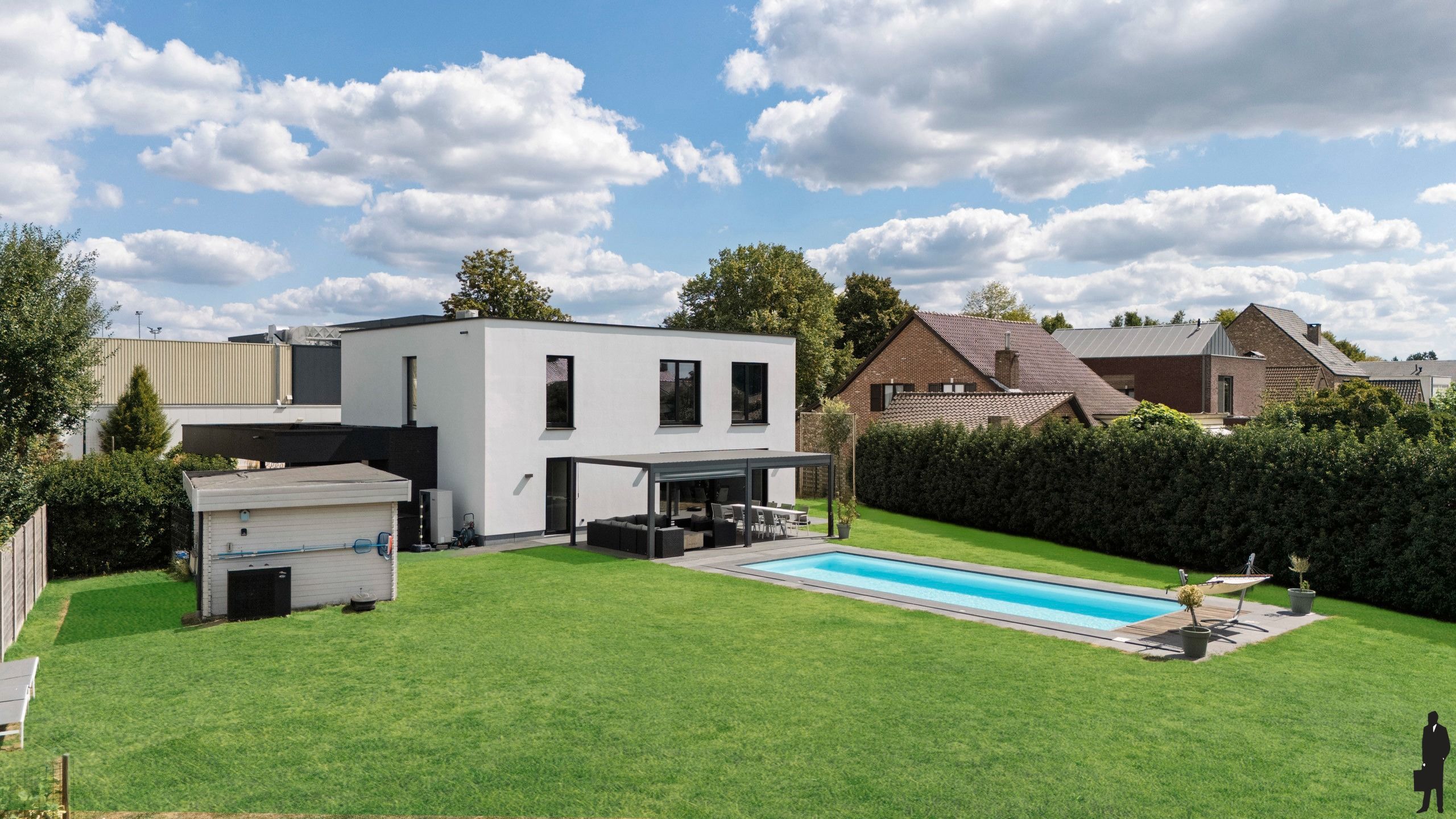 Villa met 4slks, 2bdks en verwarmd zwembad op 1200 m² foto 26