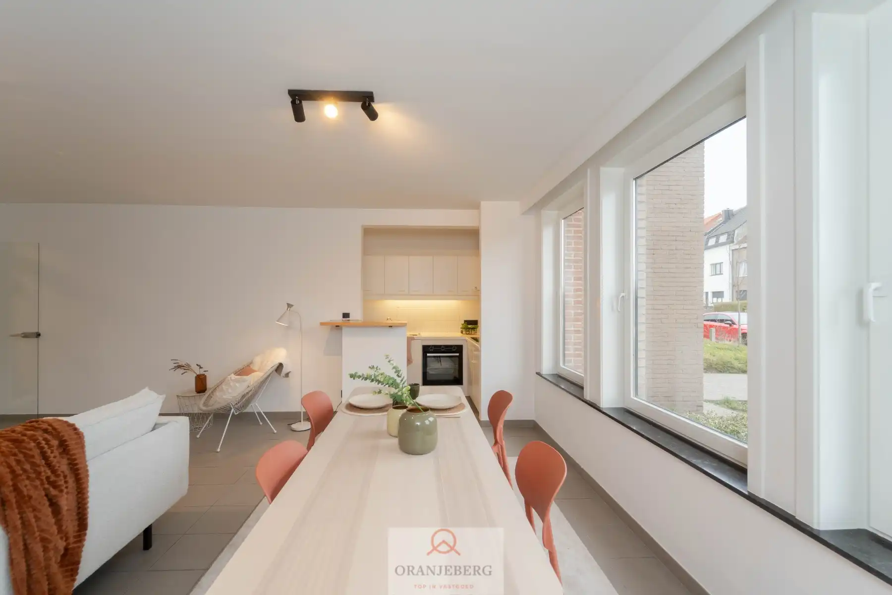 Lichtrijk gelijkvloers 2-slpk appartement met terras! foto 13