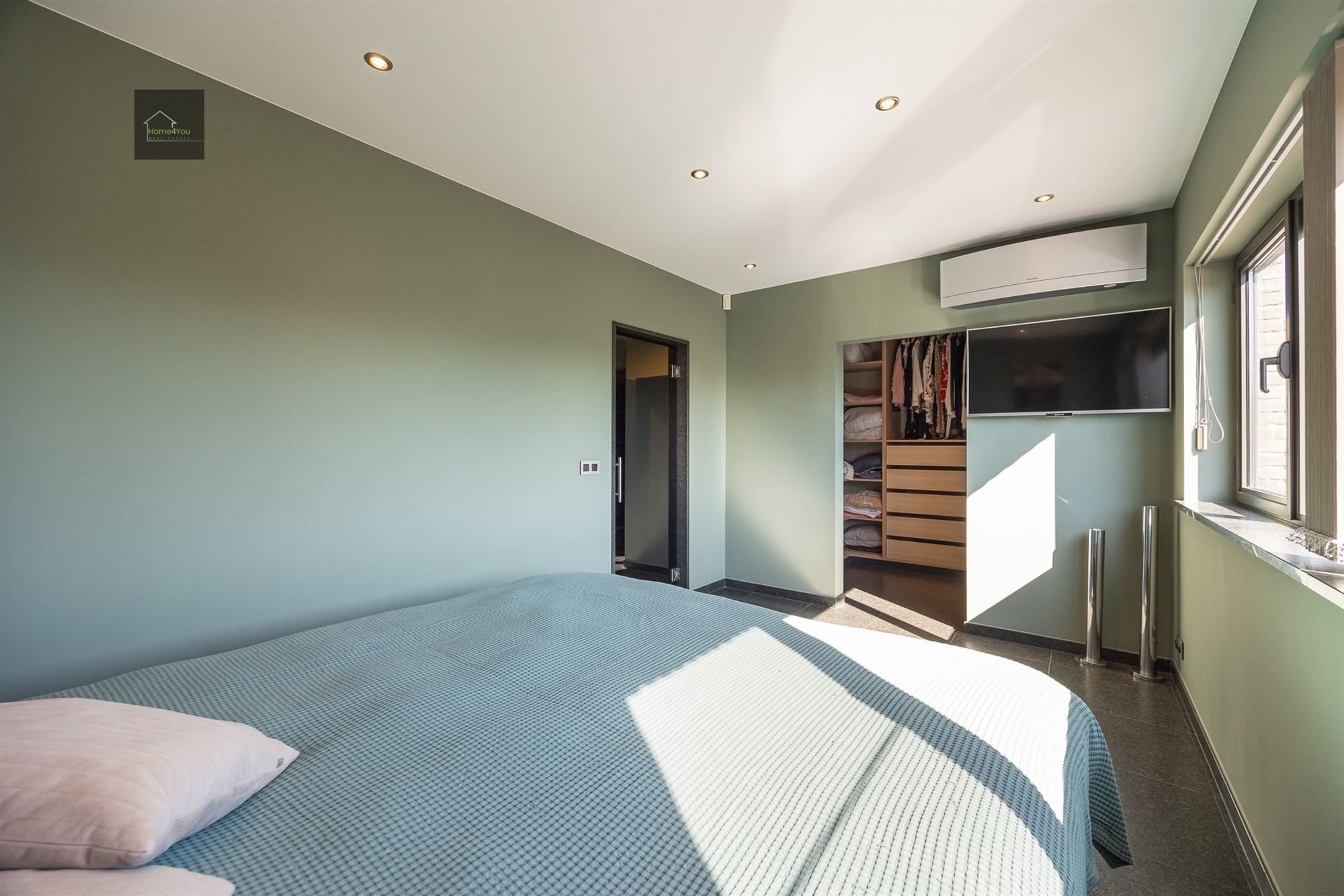 Moderne, energiezuinige halfopen woning in de rustige Vredewijk foto 16