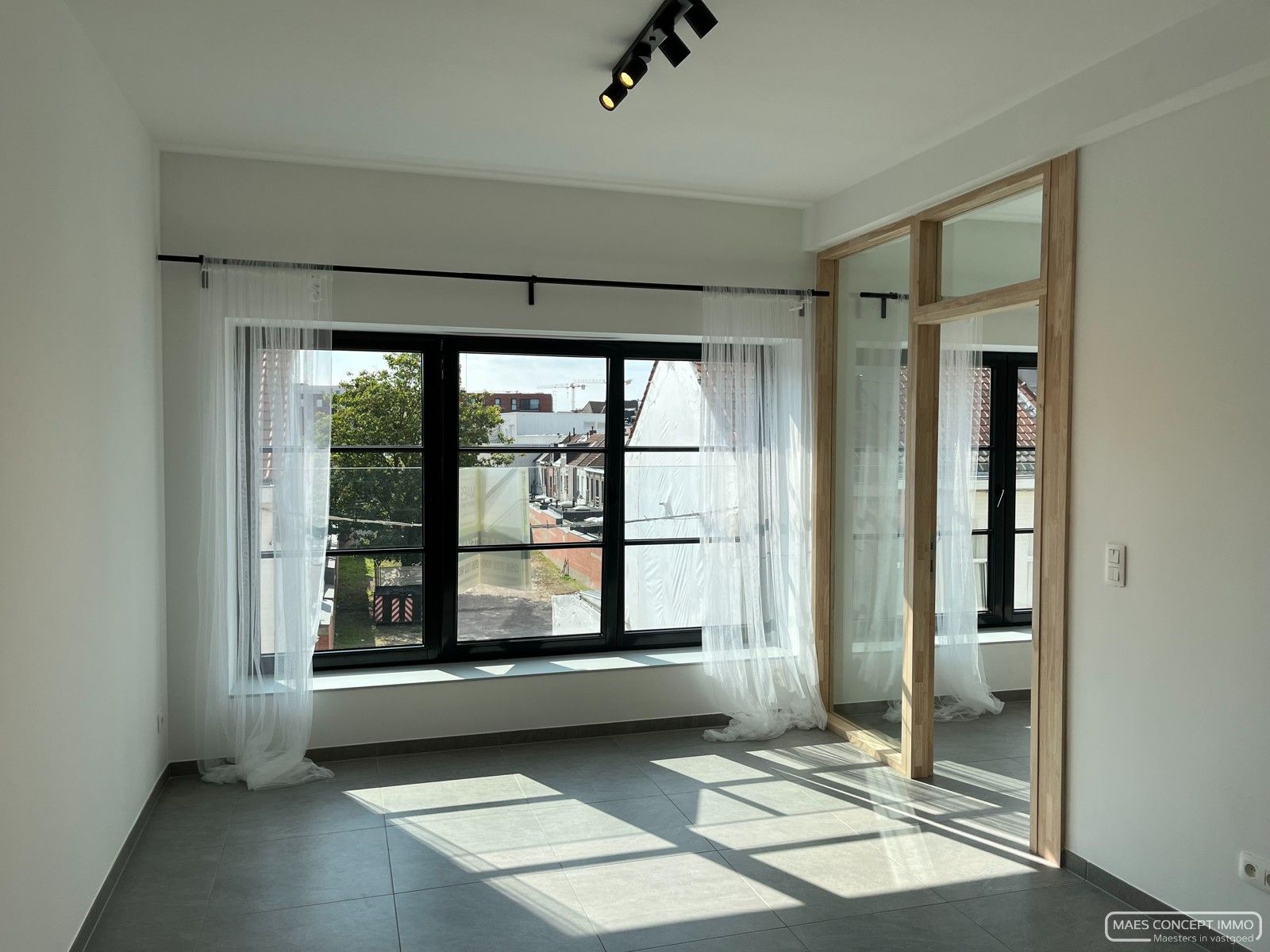 Nieuw appartement te huur in geklasseerd gebouw, centrum Kortrijk foto 4