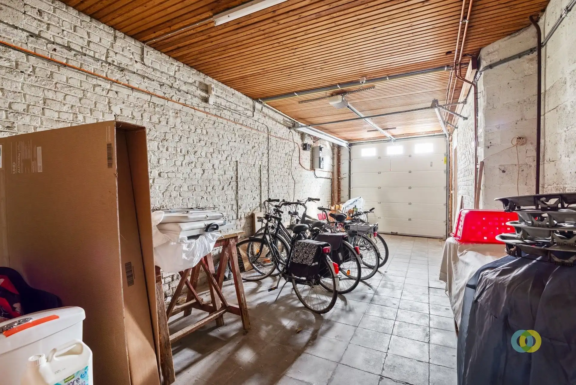 Bel-étage woning met grote garage foto 10