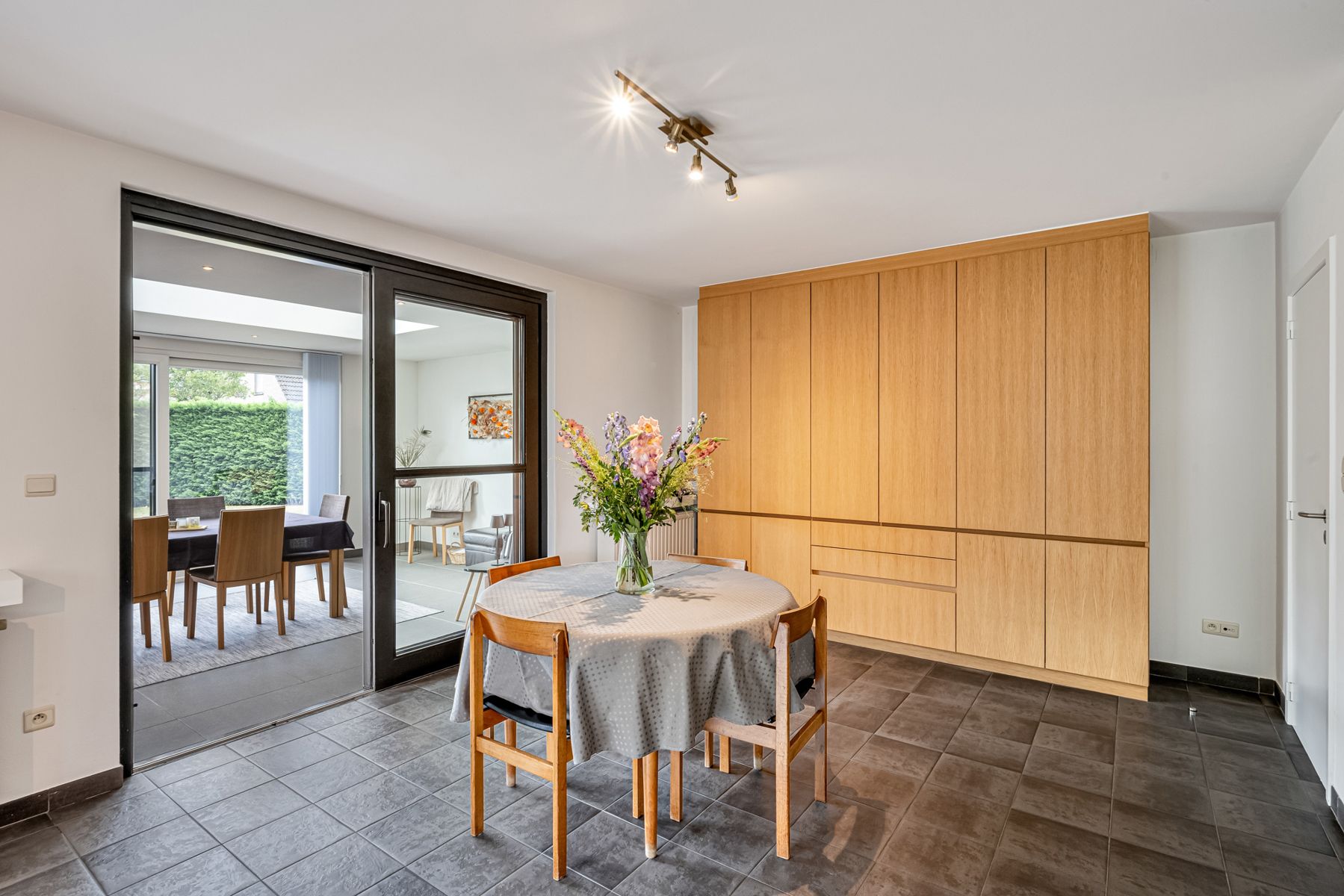 Waarschoot: villa met vijf kamers en zuidwest gerichte tuin foto 5