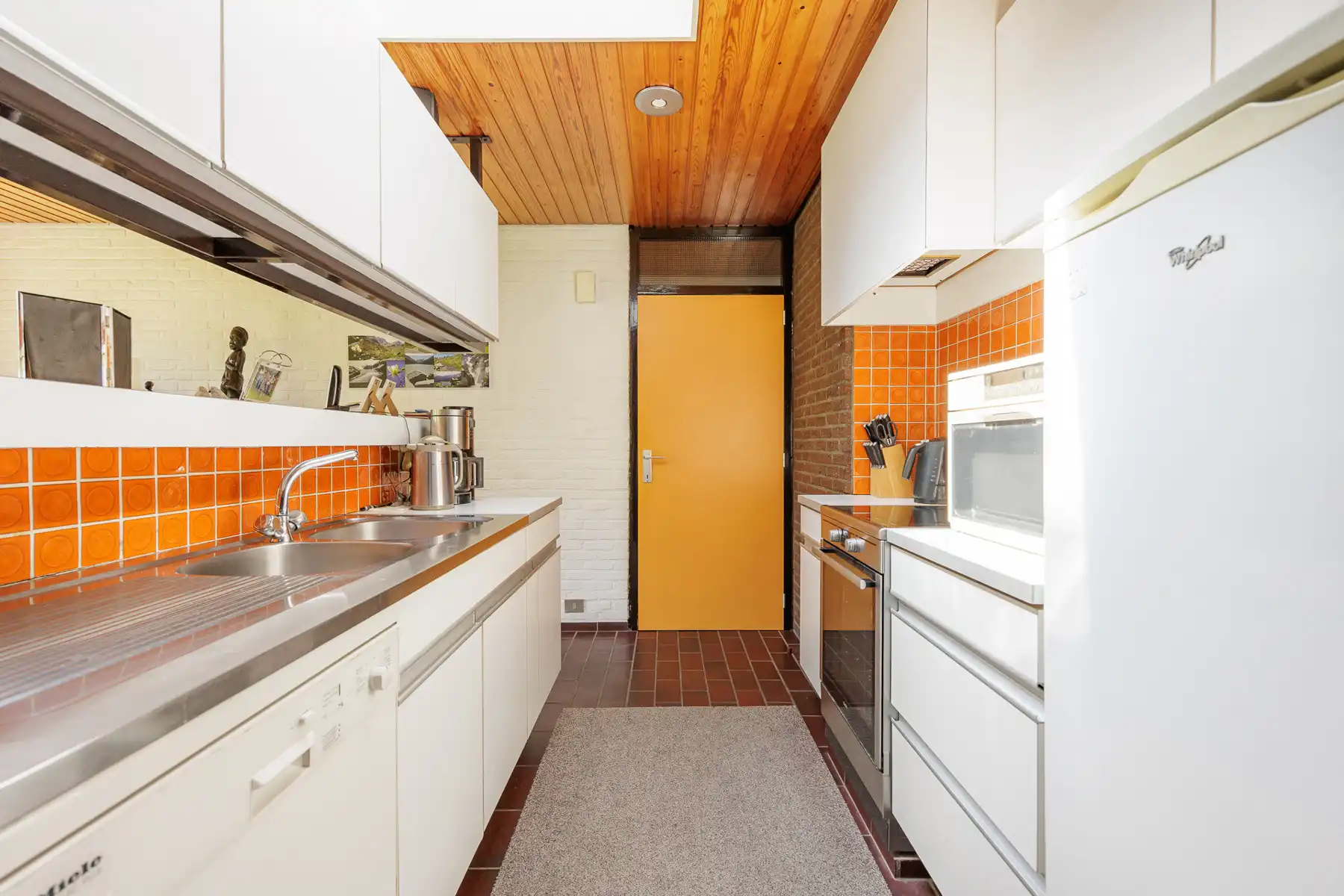 Laagbouwwoning met 3 slaapkamers op een perceel van 708m². foto 6