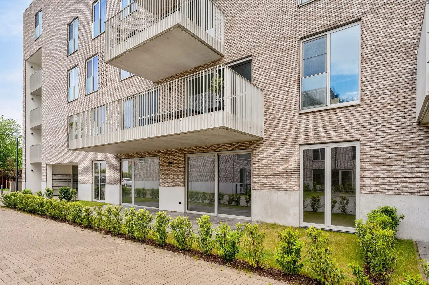 PRACHTIG 3 SLAAPKAMER APPARTEMENT MET ONDERGRONDSE AUTO-STAANPLAATS EN AANPALENDE BERGING foto 24