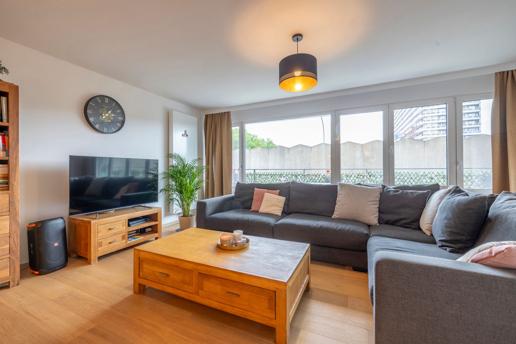 VERNIEUWD APPARTEMENT MET 3 SLAAPKAMERS TE KOOP foto 4