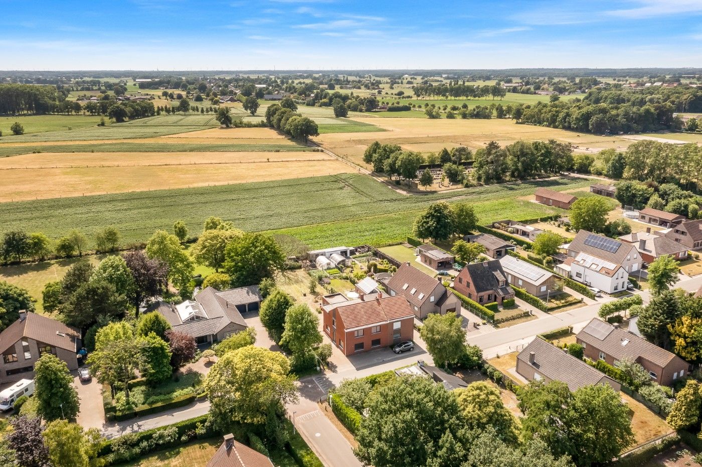 Verrassend ruime, te renoveren HOB met 5 slpk., garage/loods en tuin foto 33