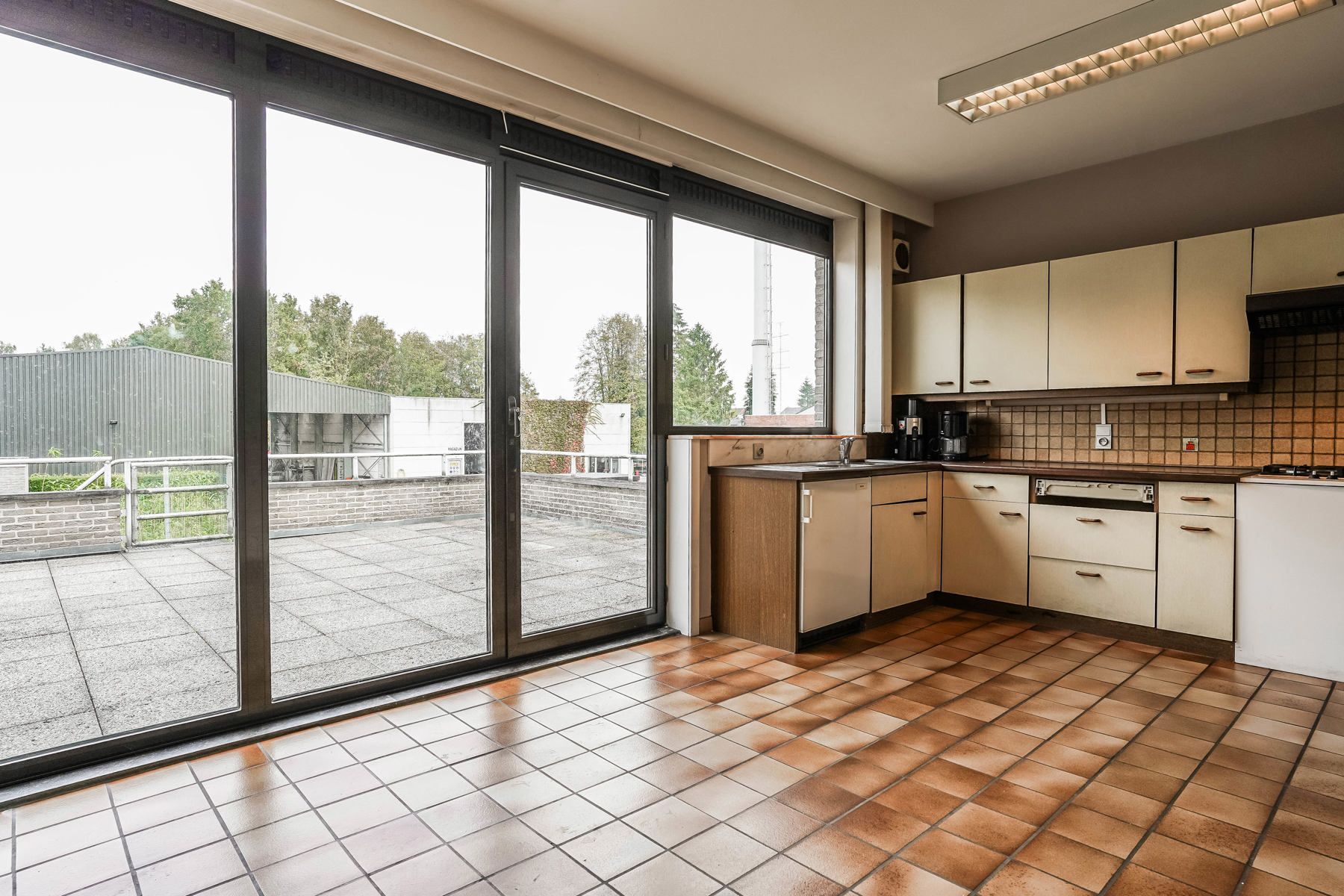 Veelzijdig, zeer ruim pand (handel én woonst) met tal van mogelijkheden in centrum Malderen! foto 20