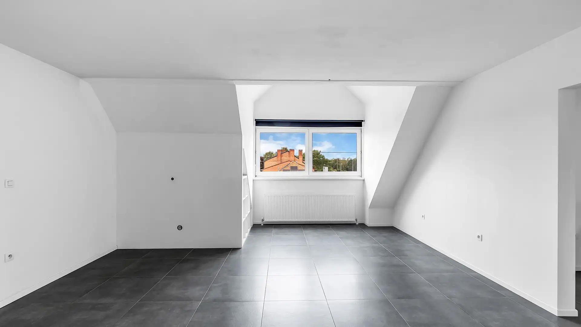 Ruim en instapklaar appartement met 2 slpkrs in Genk foto 3