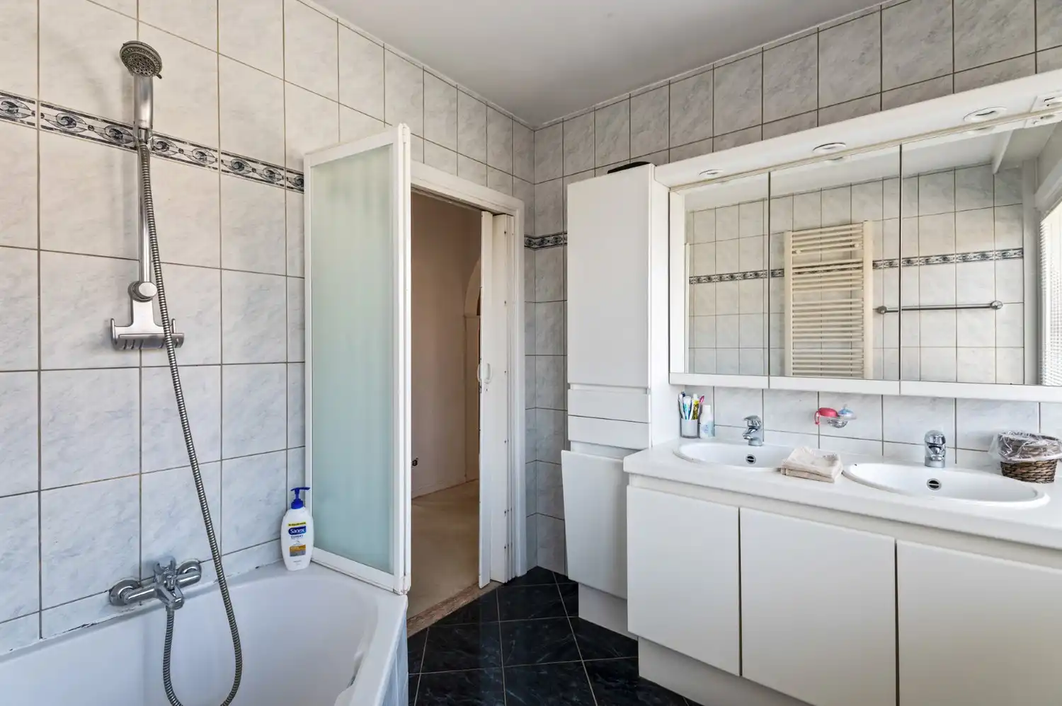 ENERGIEZUINIGE WONING MET 4 SLAAPKAMERS, GARAGE EN TUIN! foto 10