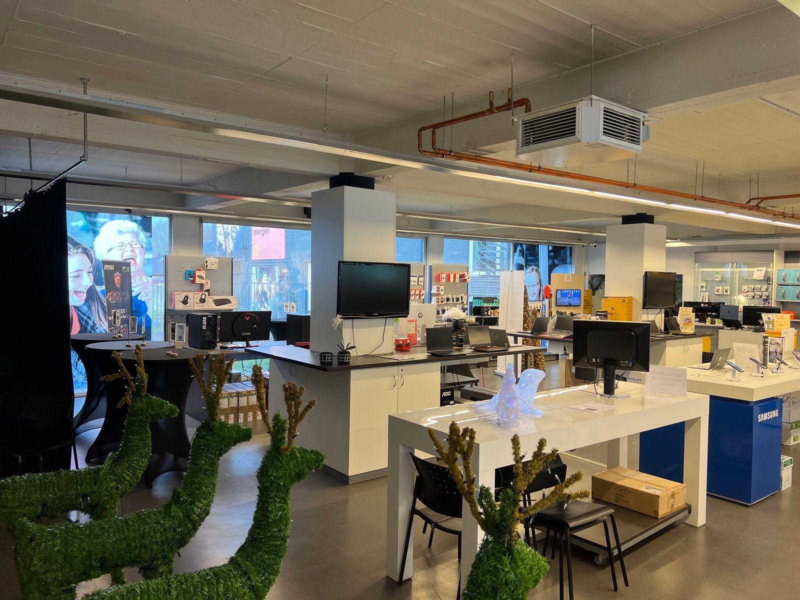 Commercieel pand op TOP - locatie. foto 27