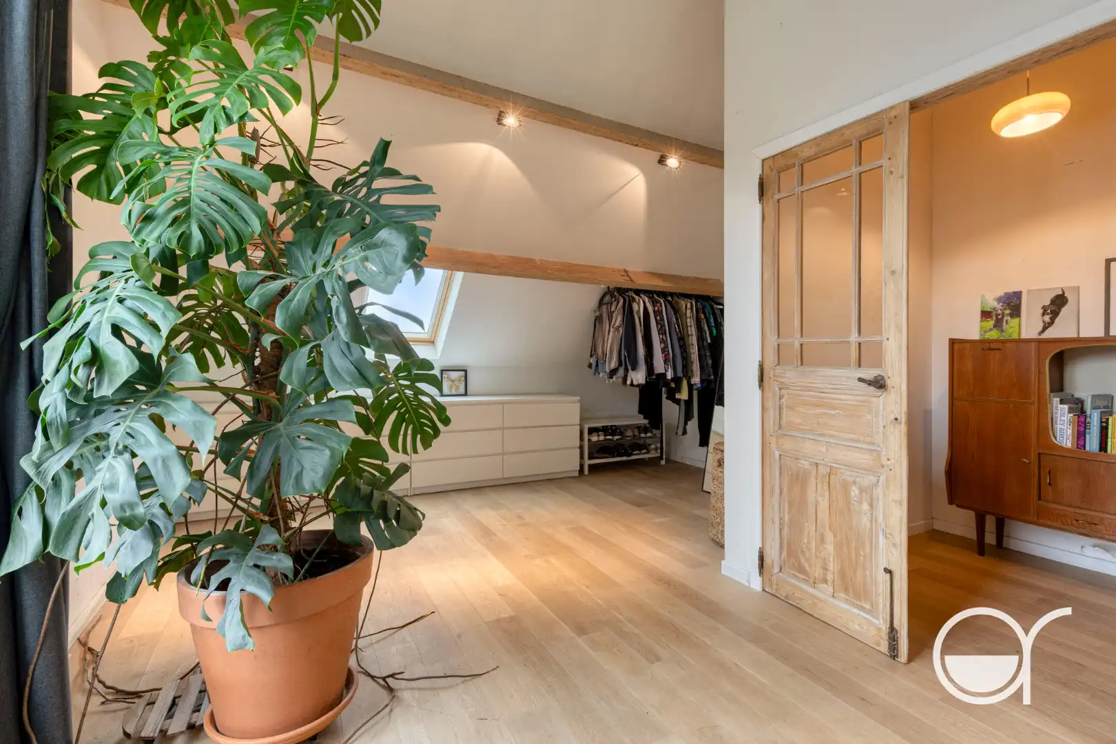 Karaktervolle, volledig gerenoveerde woning met oog voor detail en kwaliteit foto 27