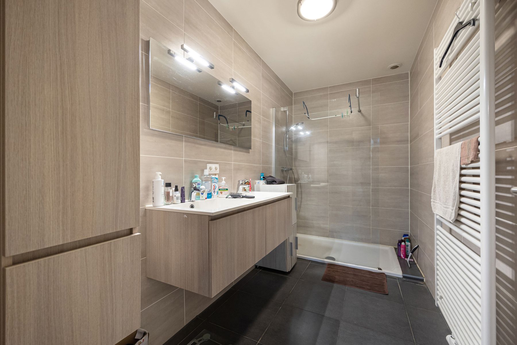 Energiezuinig appartement op de 1ste verdieping met 2 slaapkamers, terras en autostaanplaats. foto 7