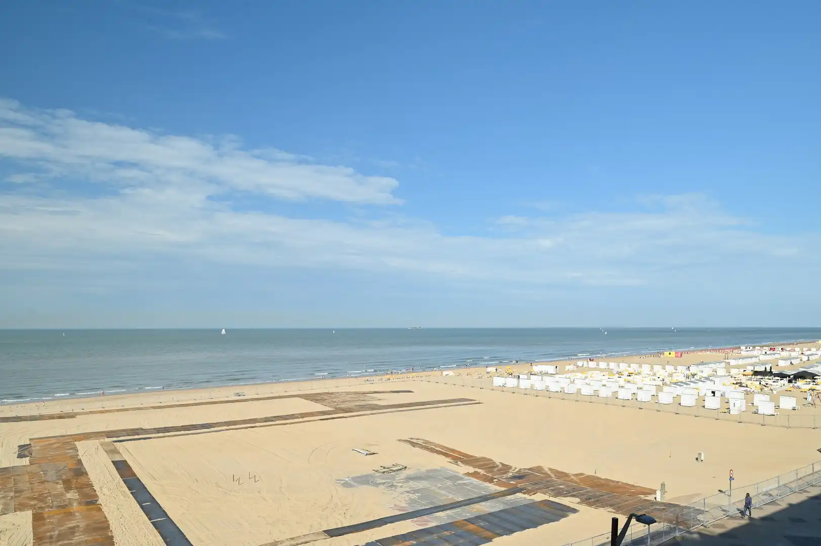 Fantastisch appartement met adembenemend zeezicht gelegen op een A-locatie in het Zoute. foto {{pictureIndex}}