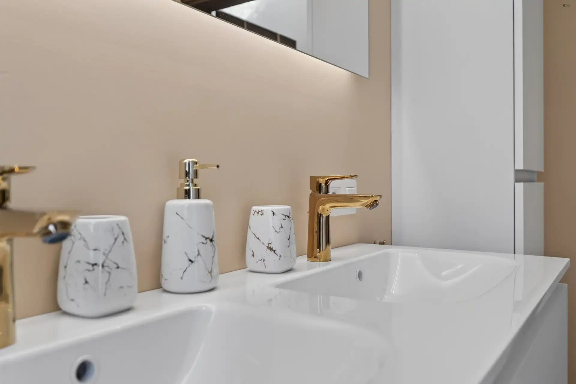 Gerenoveerde bungalow met top uitzicht foto 15