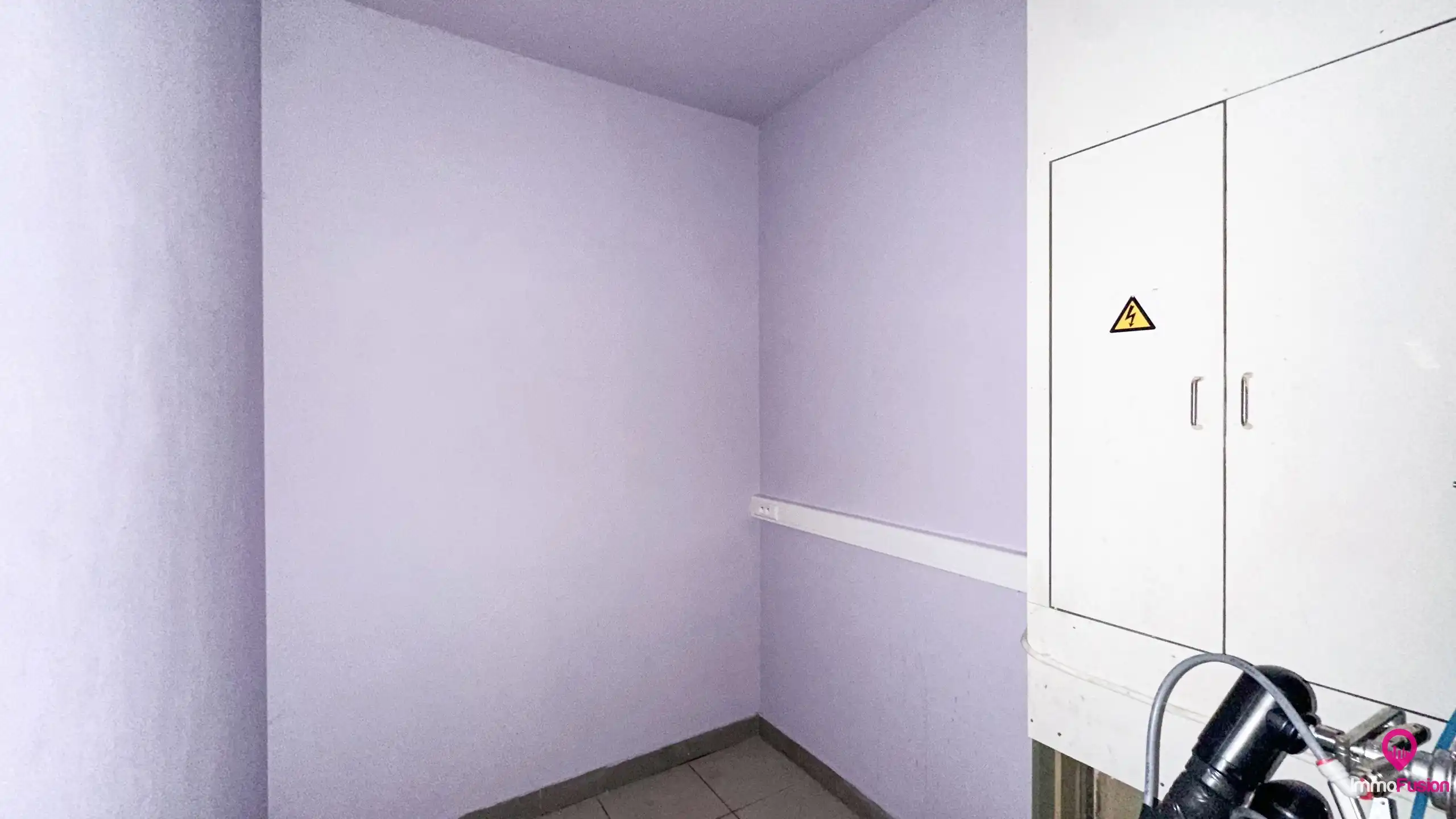 Ruim handelspand met garage in het centrum van Beringen! foto 10