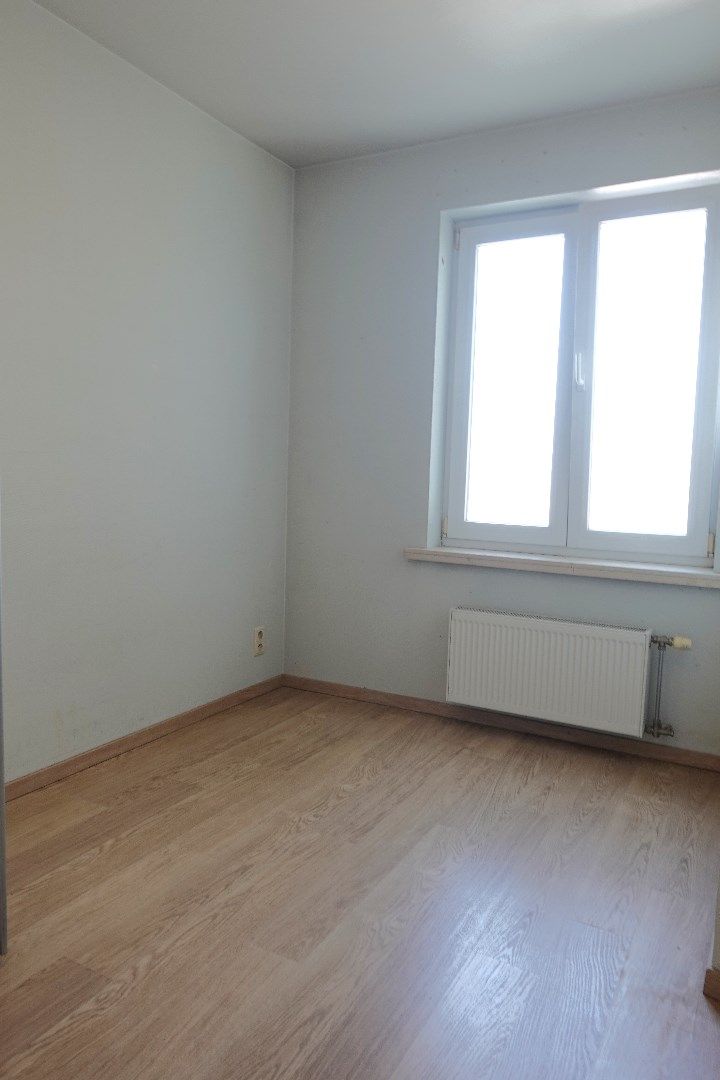Ruim appartement met 2 slaapkamers te huur in centrum Gistel. foto 8