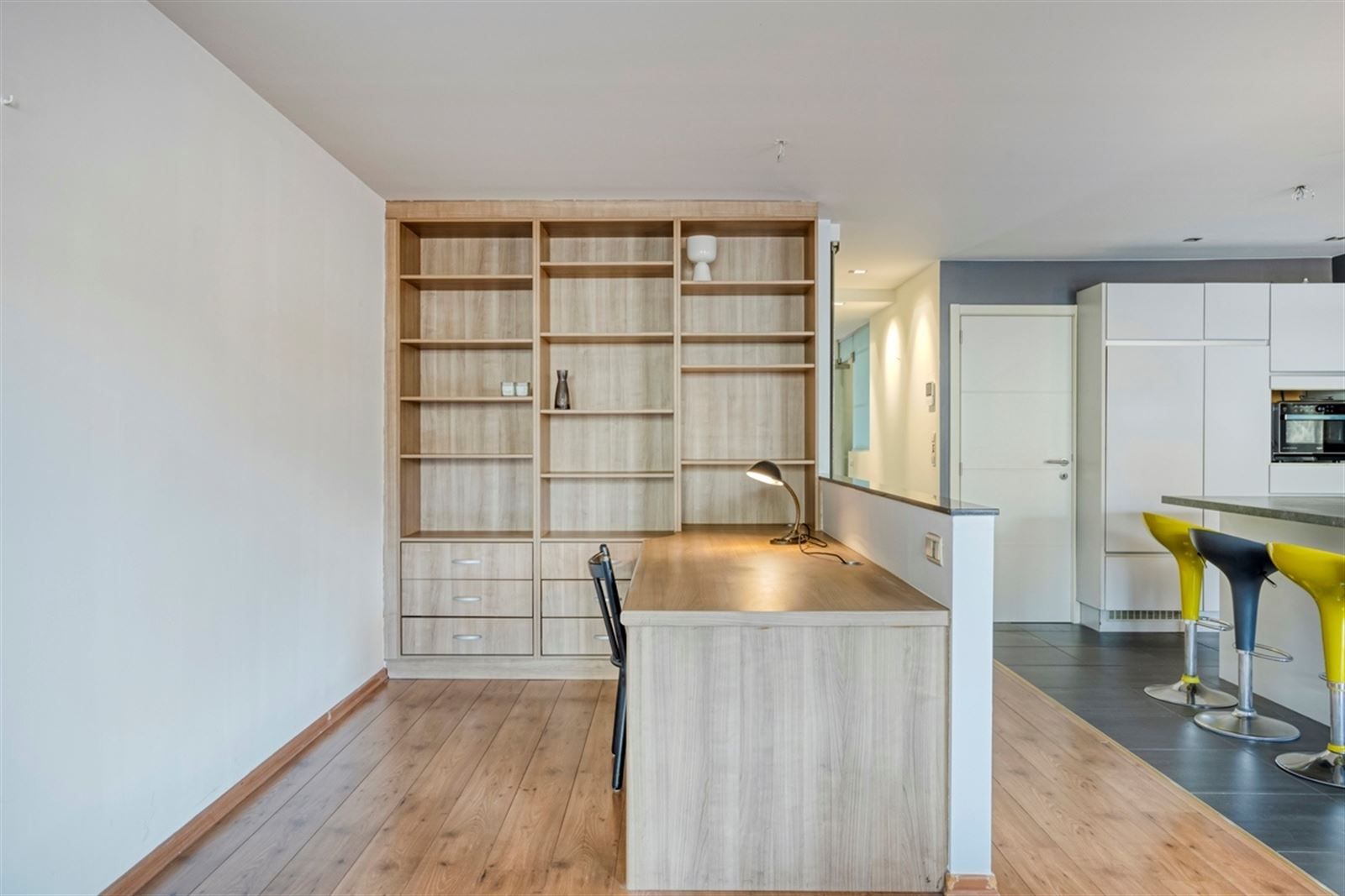 2 slpk appartement met terras en autostaanplaats foto 14