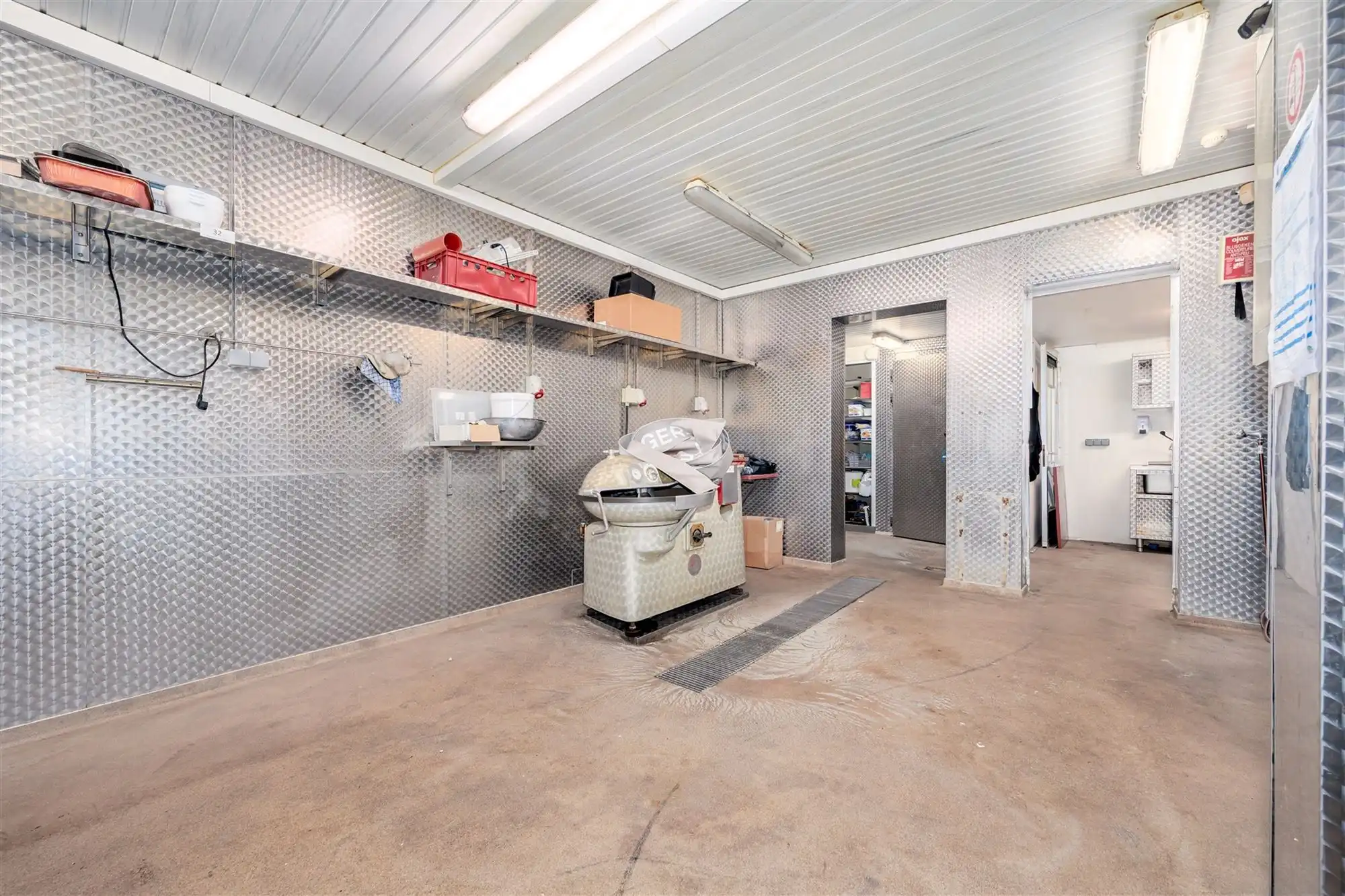 Vergund opbrengsteigendom - handelsglvl + 2 appt foto 9