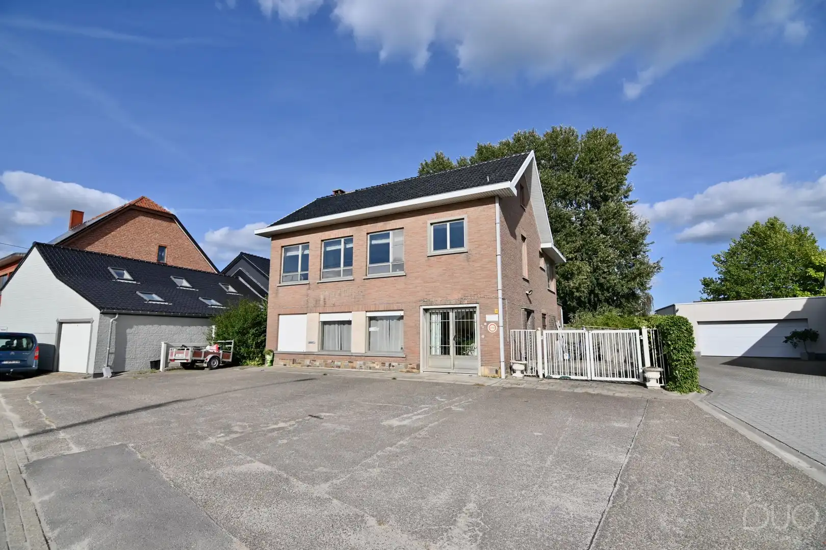 Hoofdfoto van de publicatie: Ruim pand - makkelijk op te delen in 2 appartementen en grote tuin in het centrum van Zepperen