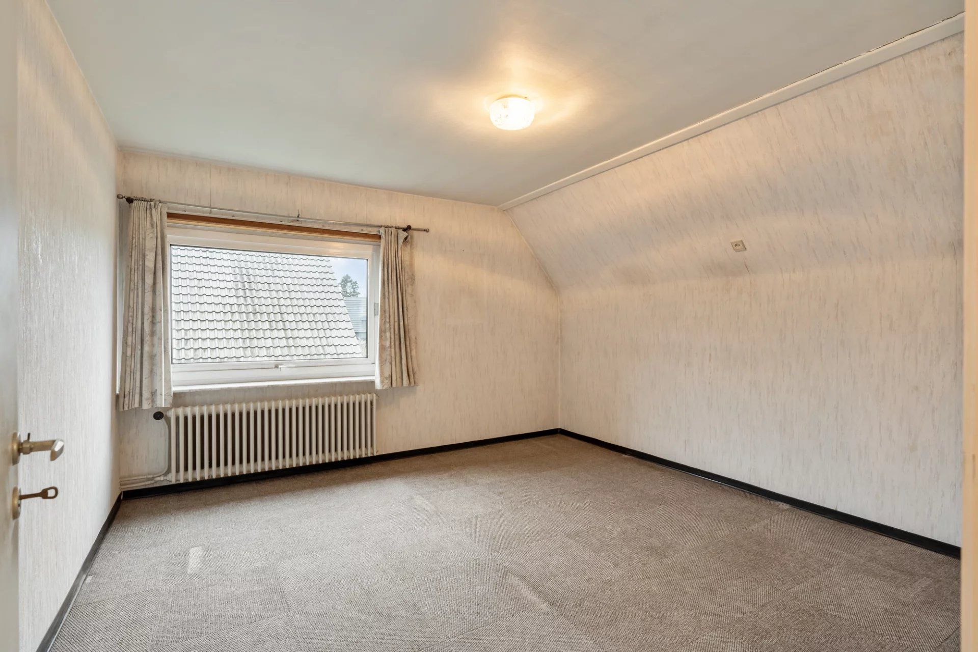 Gezinswoning op ruim perceel te Heusden foto 14