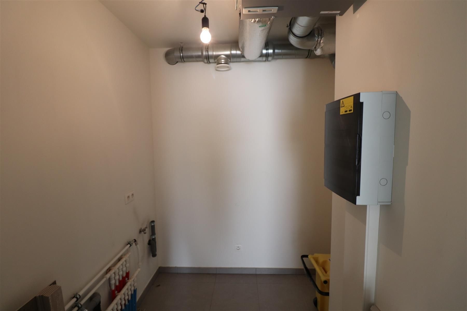Een ruim 2-slaapkamerappartement met 2 terrassen, autostaanplaats met kelderberging. foto 9