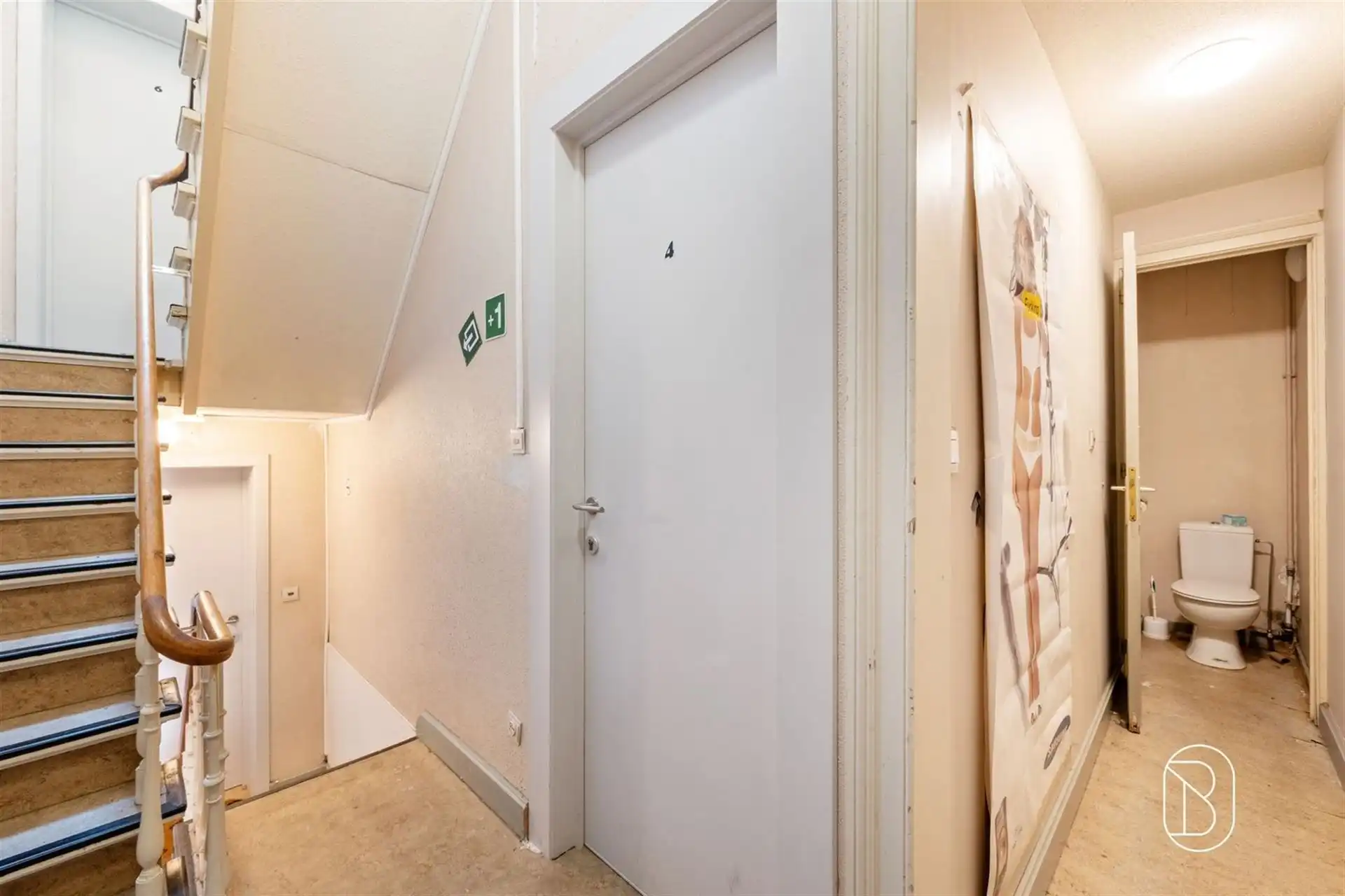 Opbrengsteigendom met 8 studentenkamers foto 21
