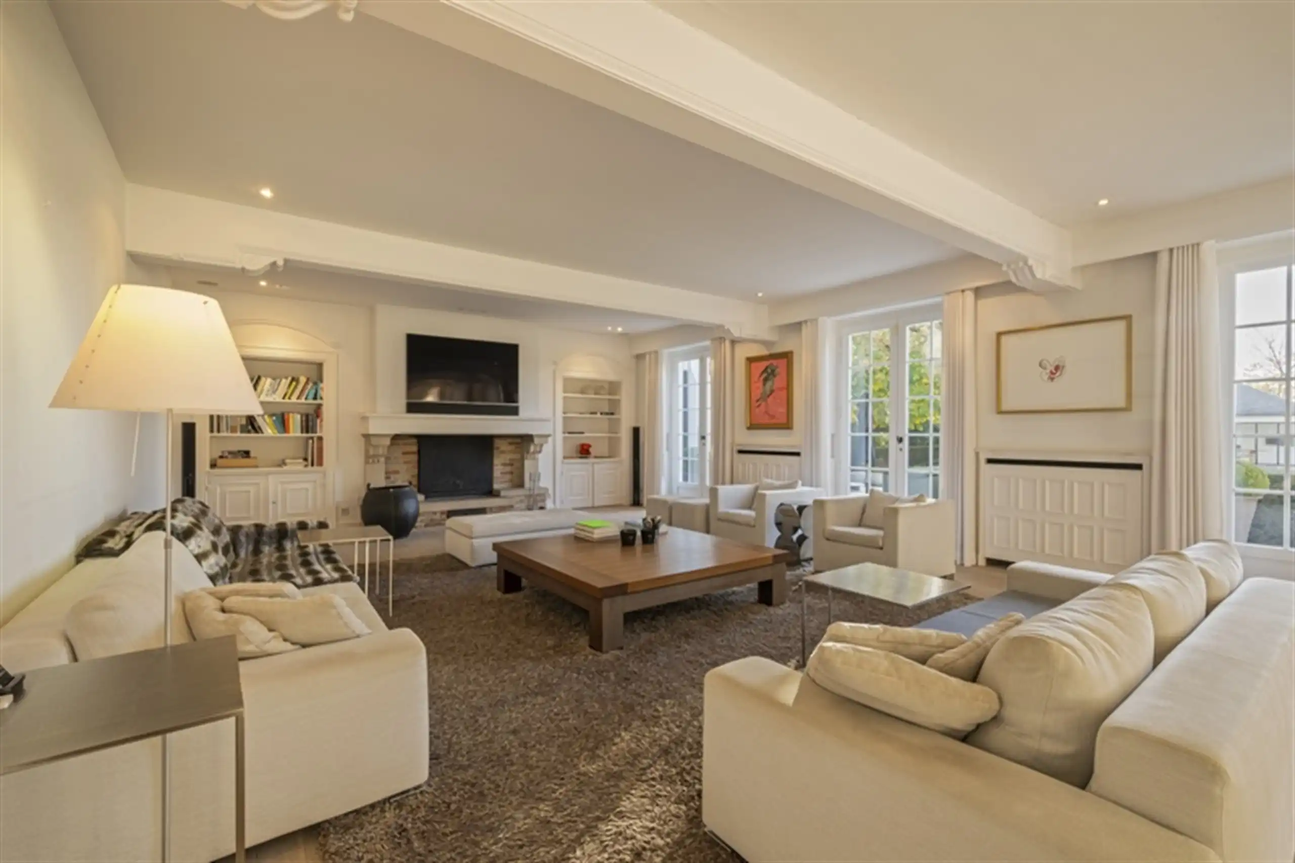 Waardevolle witte vastgoedparel  op 8.679 m² ! foto 10