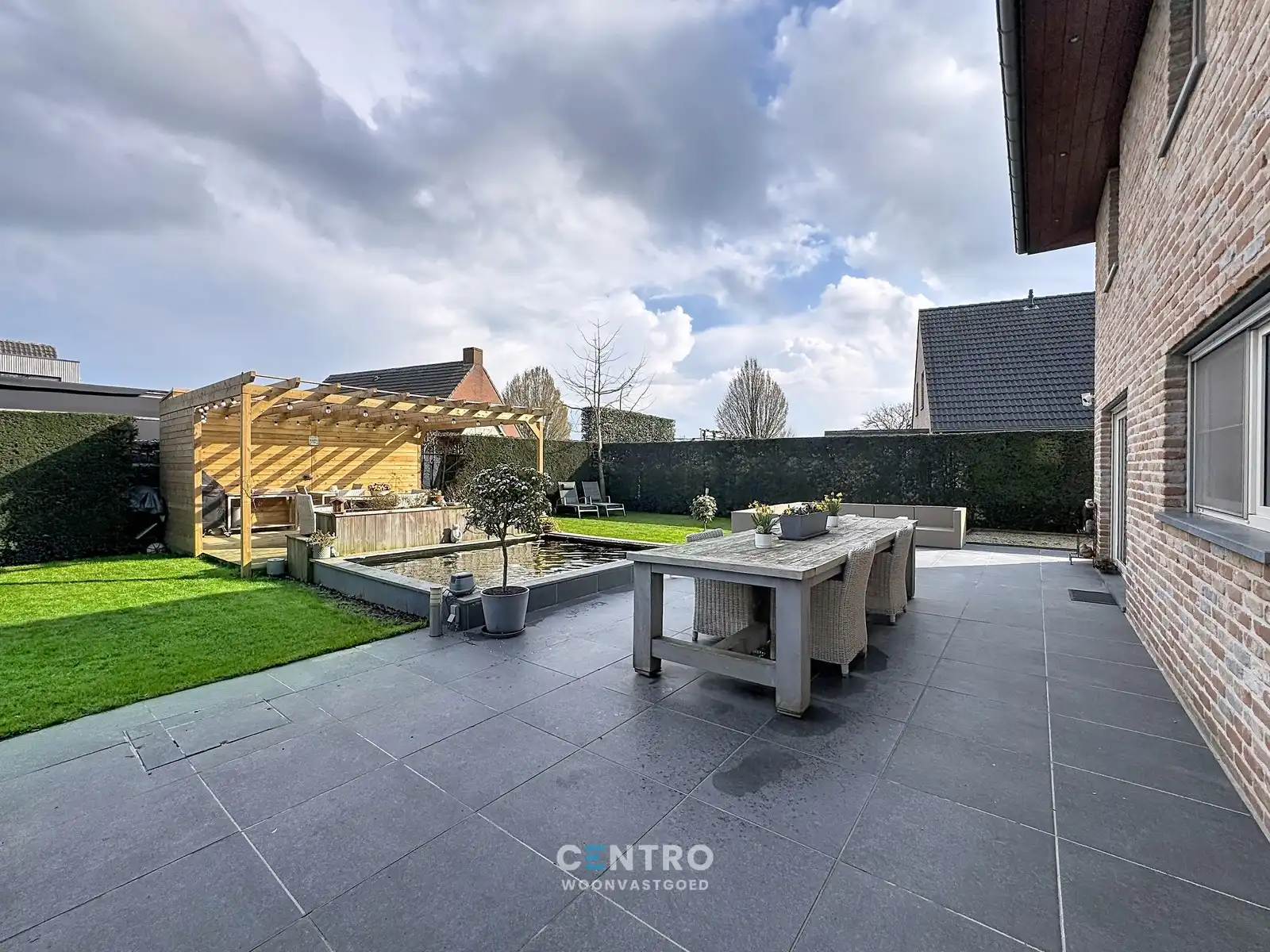 Kwalitatief afgewerkte villa met 4 slpks, garage én ZUIDger. tuin! foto 24