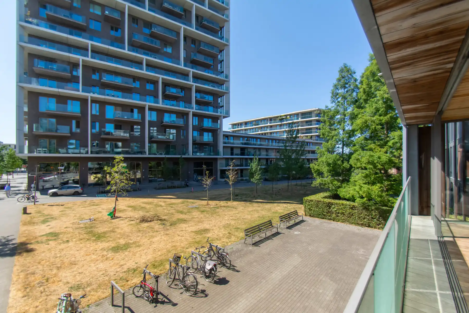 Gezelig lichtrijk gemeubeld 2 kamer app. met TERRAS foto 6