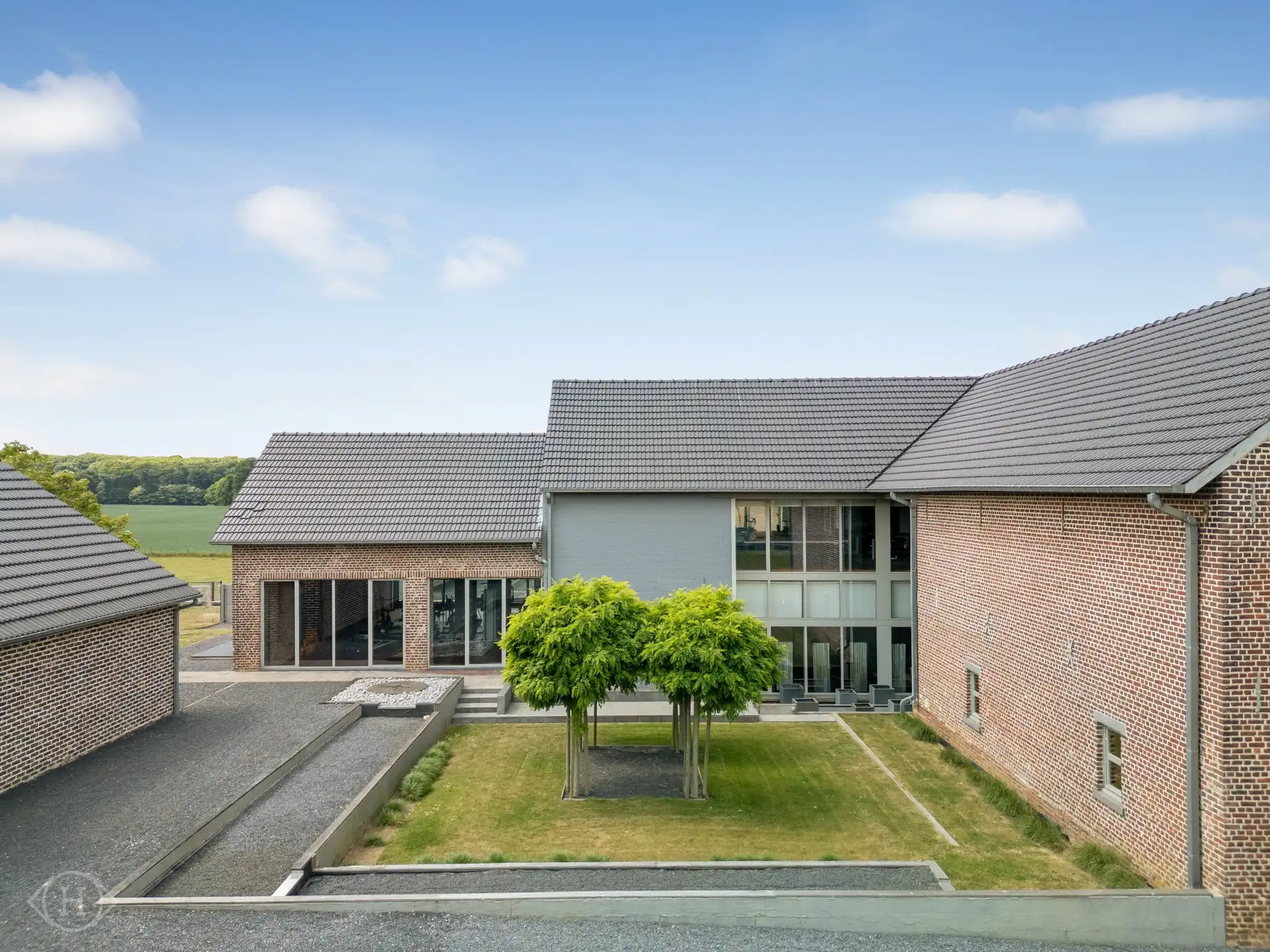 Prachtig kantoorgebouw & villa in groene omgeving foto 22