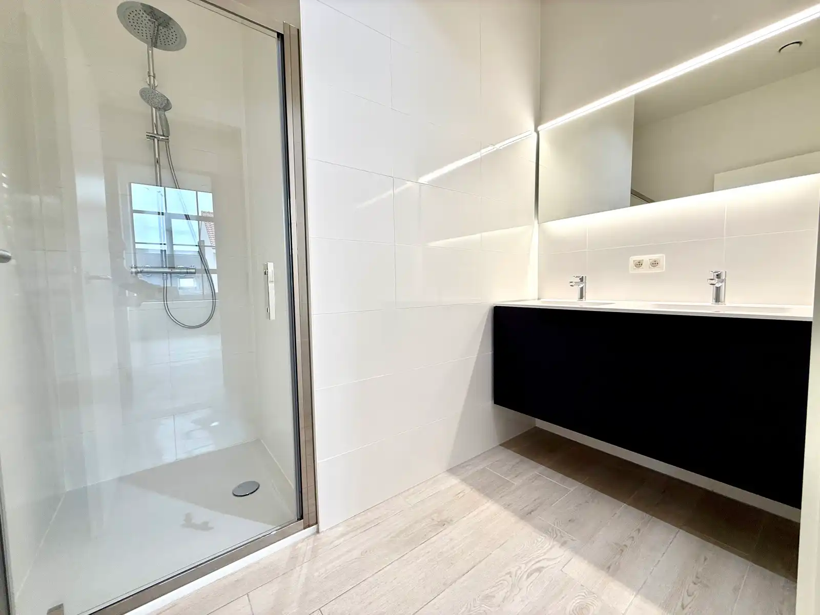 Ruim appartement met 3 slaapkamers foto 14