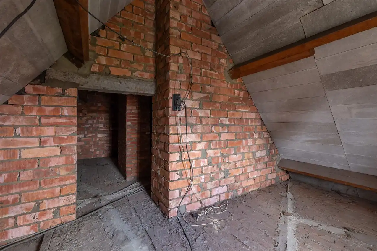 Rustig gelegen te renoveren woning met 3 slk foto 49