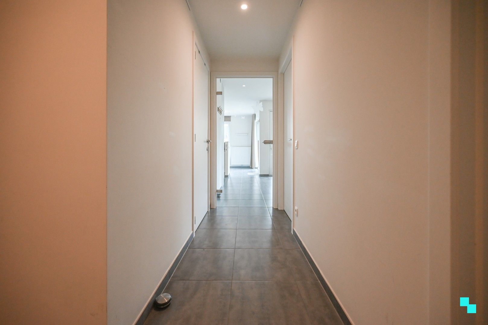 Energiezuinig tweeslaapkamer appartement met tuin te Izegem foto 2