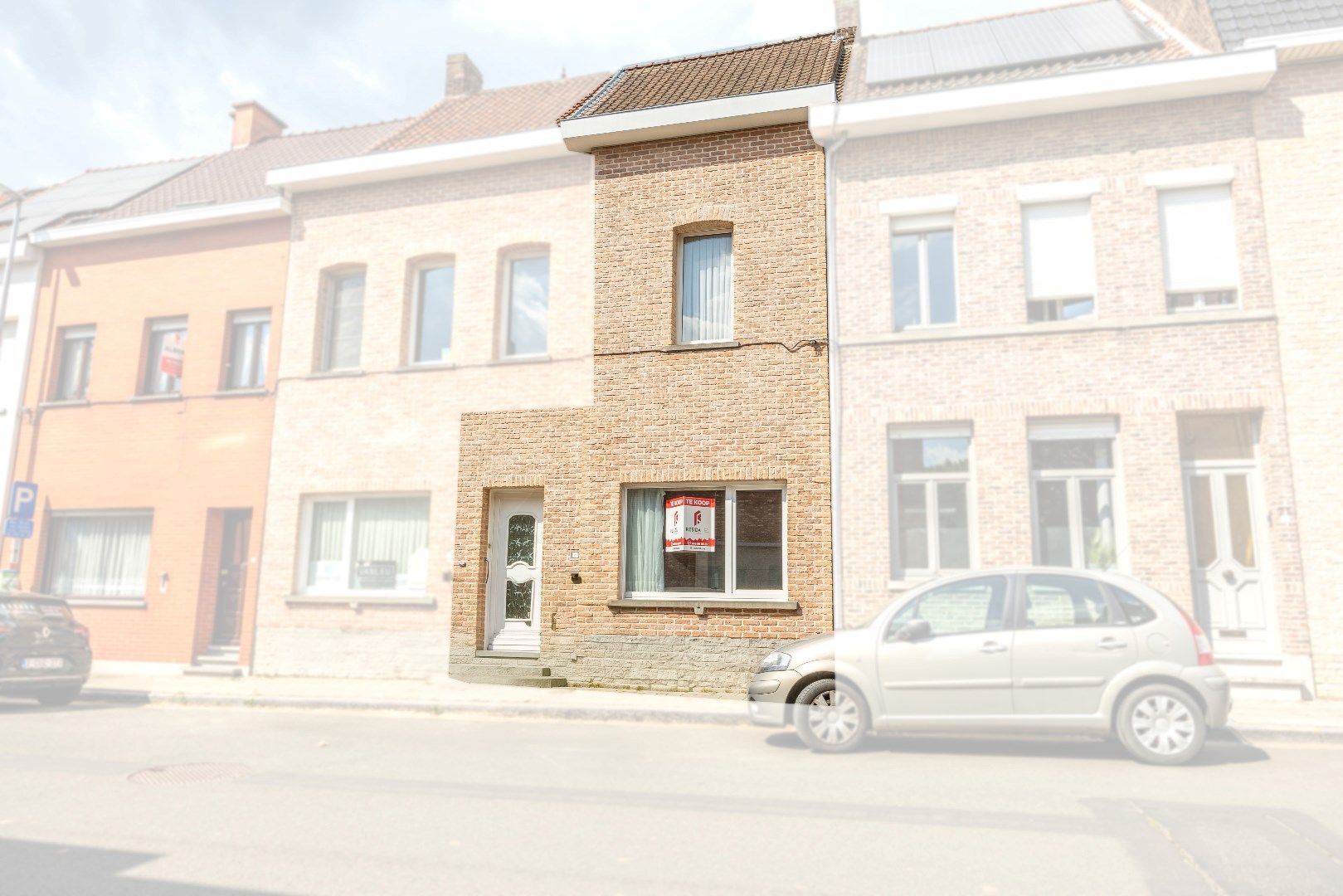 Woning met garage en uitweg foto 1
