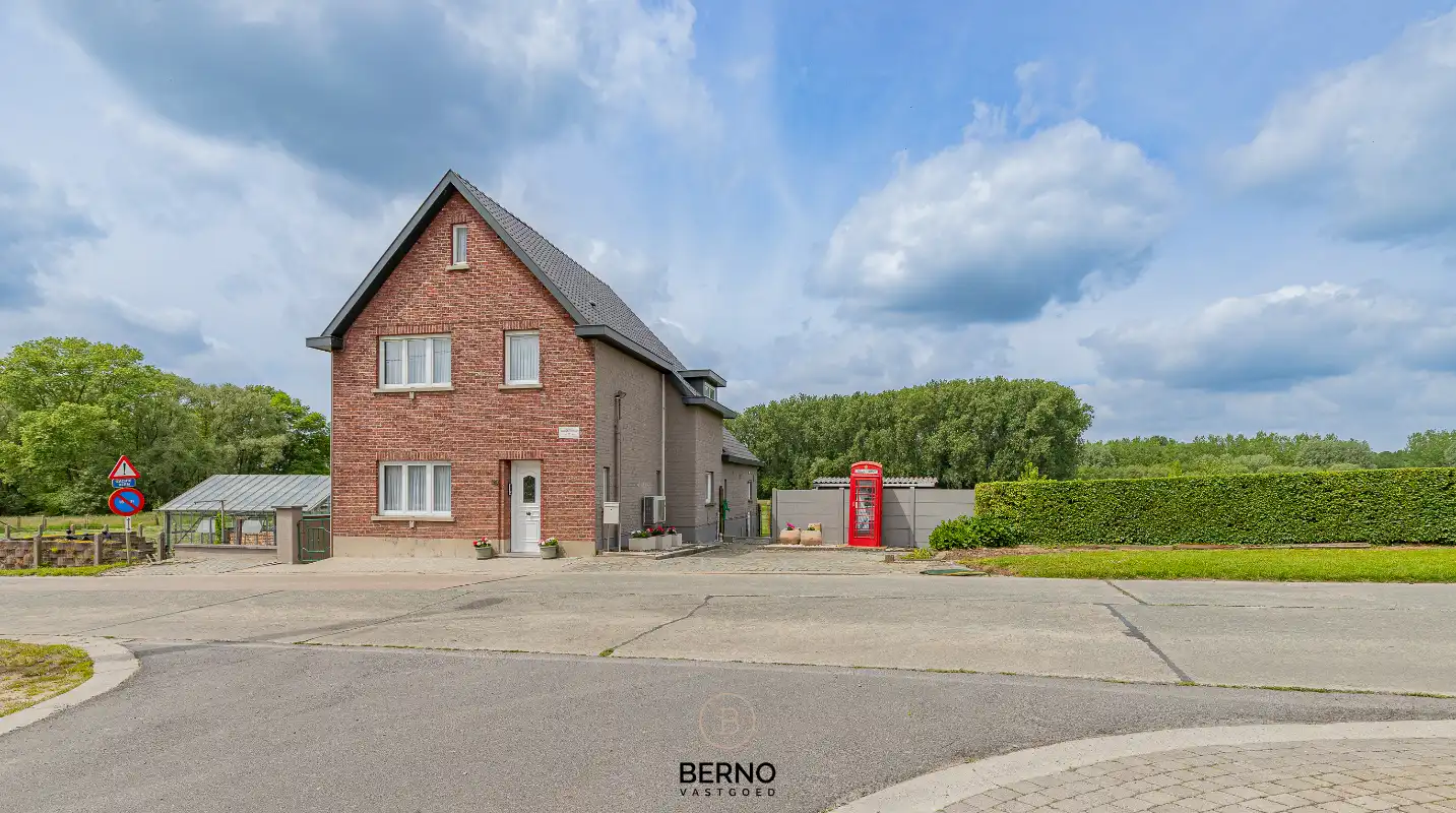 Hoofdfoto van de publicatie: Unieke landelijke eigendom op een terrein van 6.300 m²
