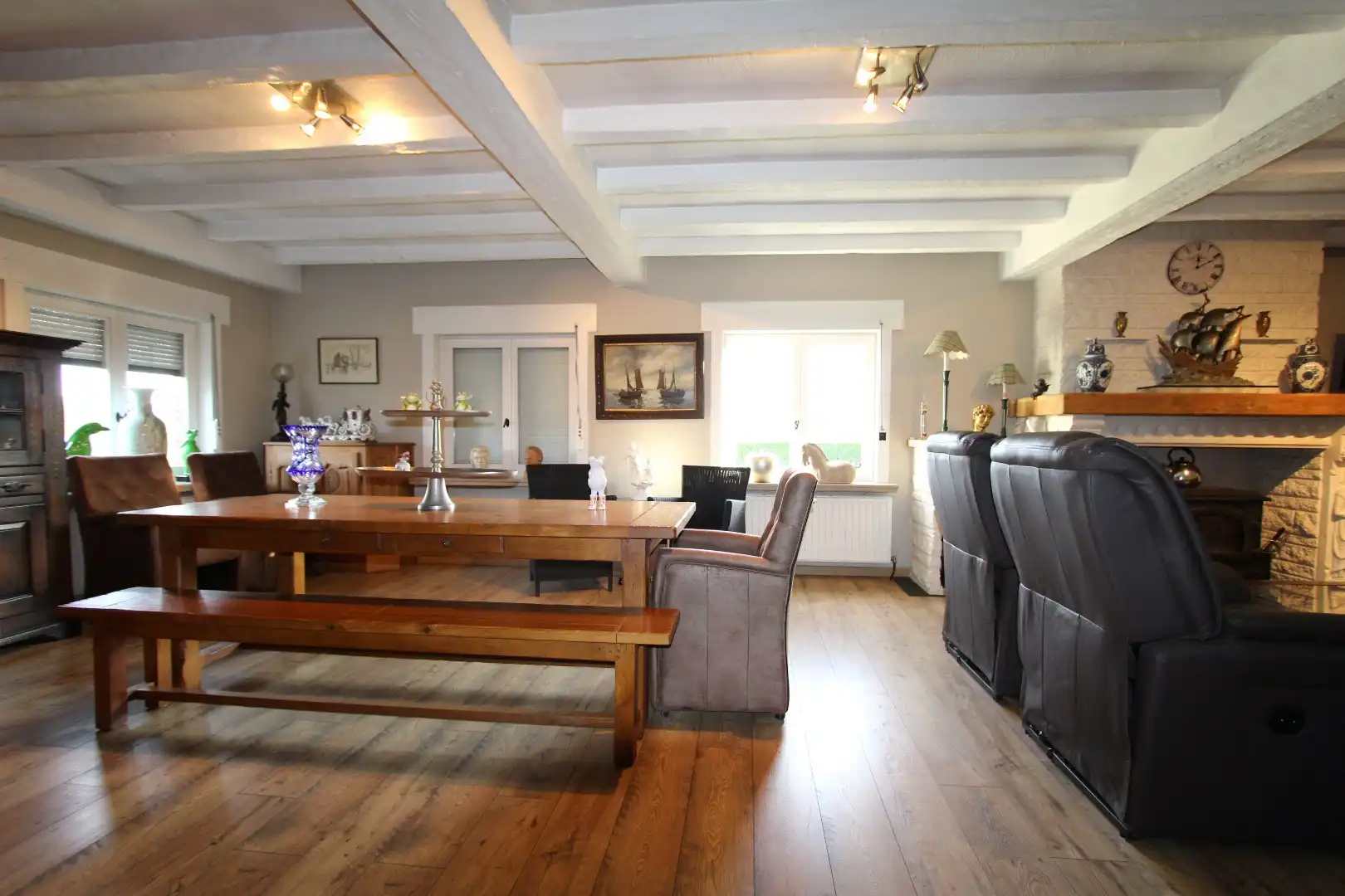 Landelijk gelegen woning met loods foto 11