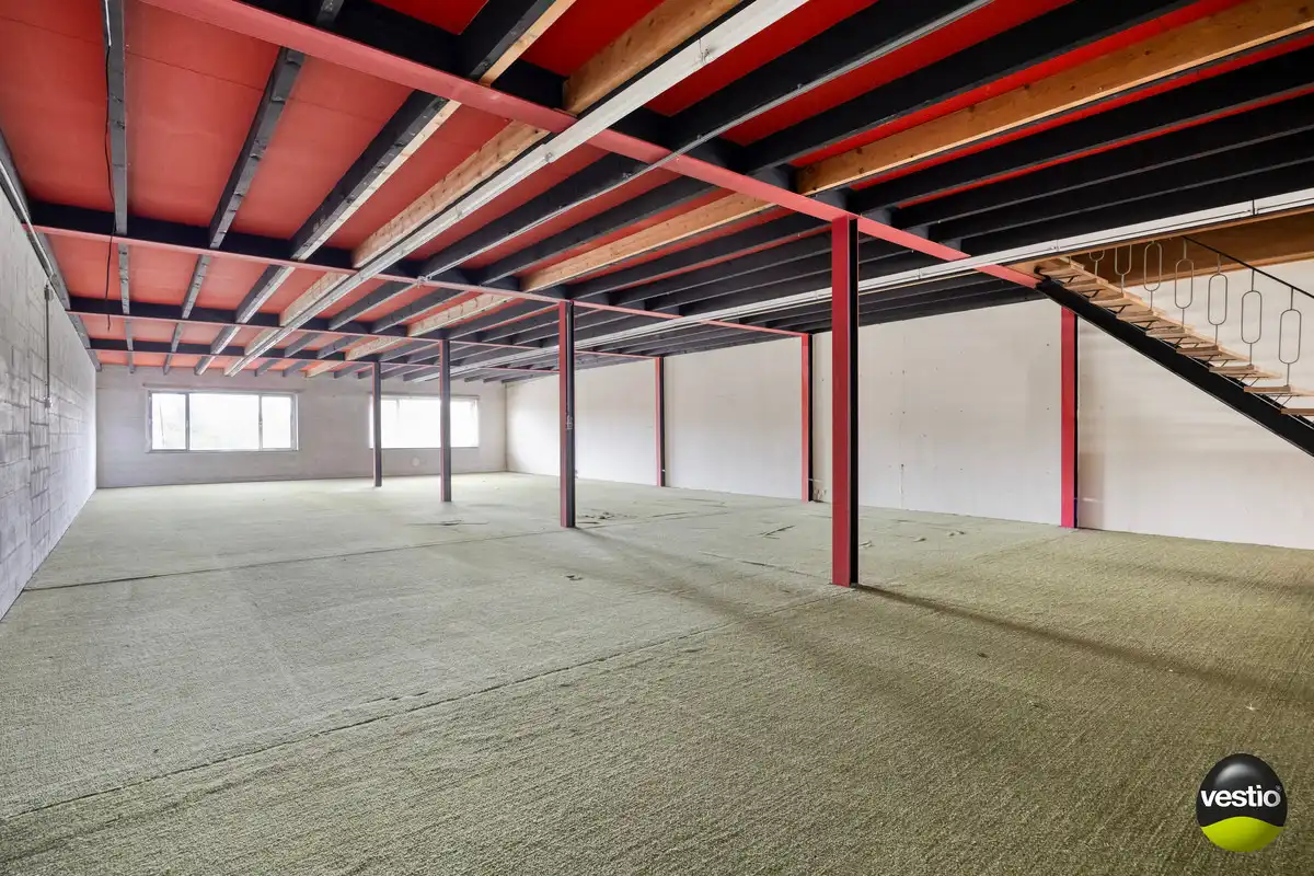 HANDELSPAND MET WOONST TE HOESELT NABIJ CENTRUM EN E313. foto 6