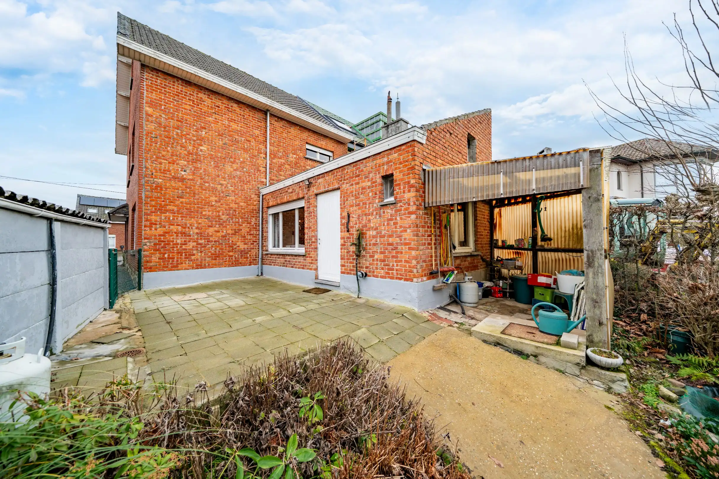 Halfopen bebouwing met 3 slaapkamers, tuin en garage. foto 6