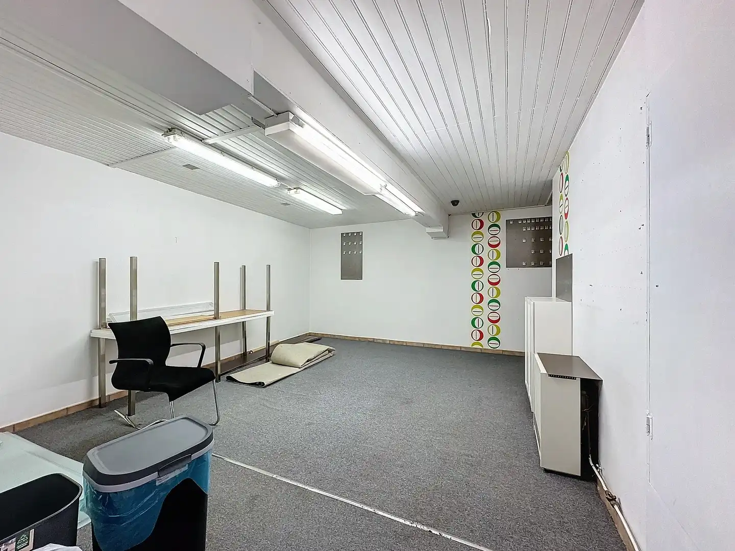 Welgelegen handelspand met ruim appartement. foto 5