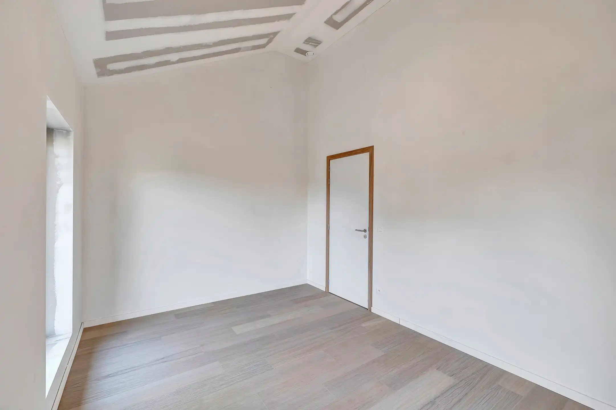 Prachtige nieuwbouwwoning in uniek woonerf foto 19
