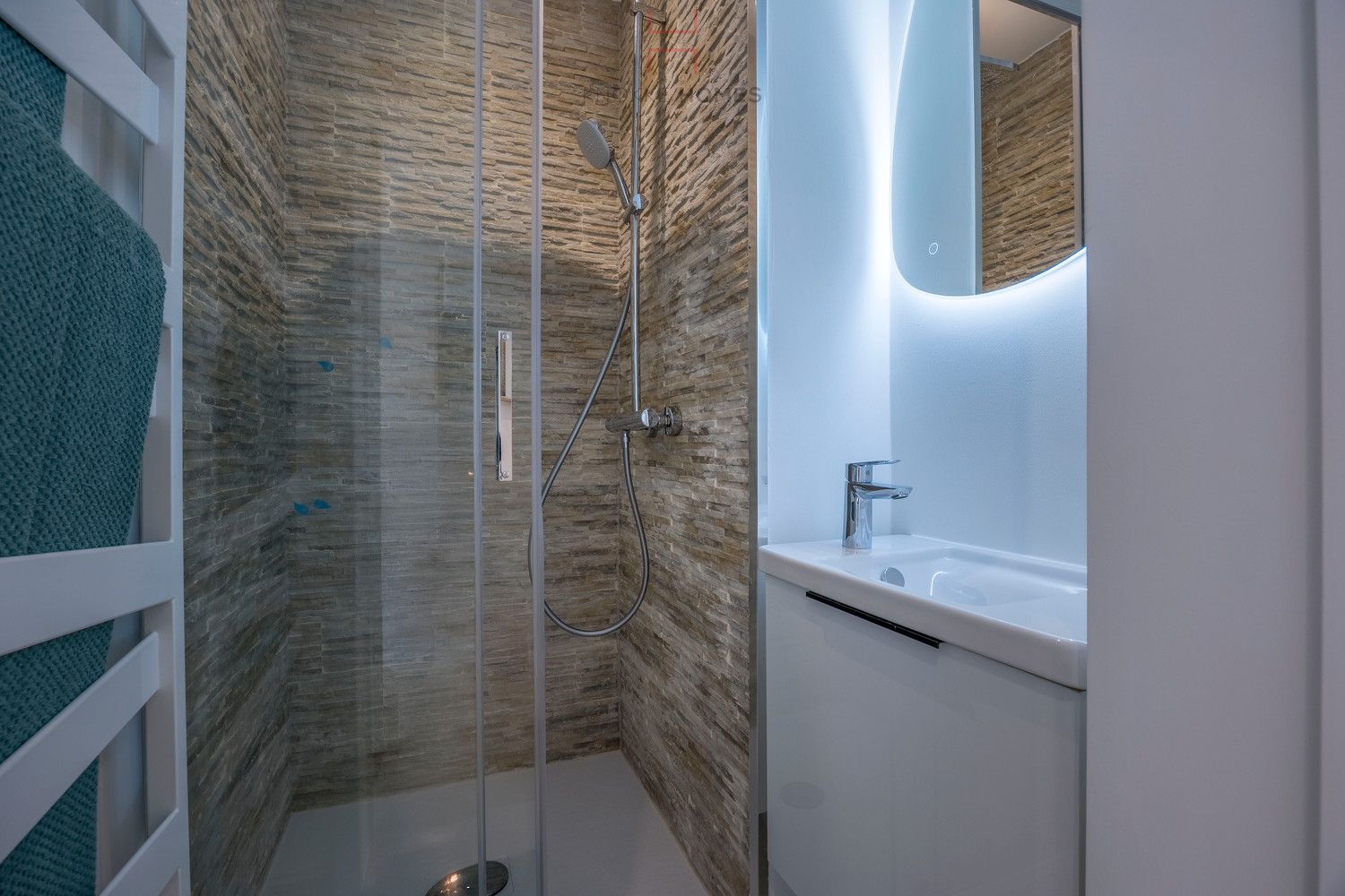 Mooi gerenoveerd hoekappartement in een villa-residentie vlakbij de zeedijk in Duinbergen foto 11