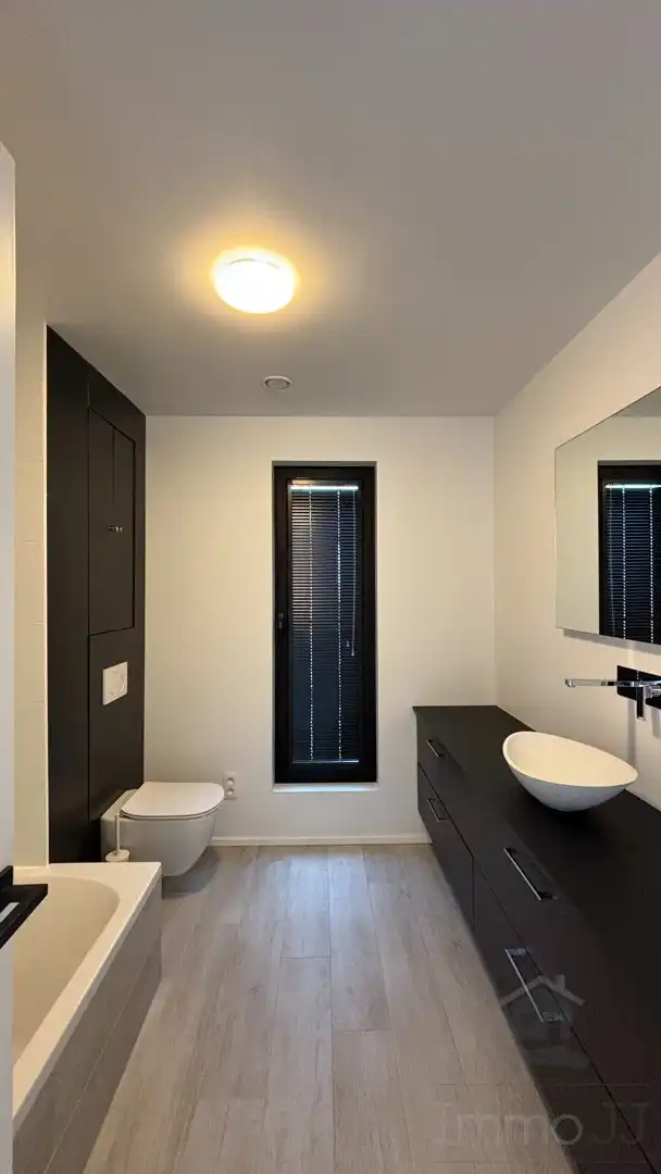 Recente, luxueus afgewerkte energiezuinige woning in Kuringen foto 28