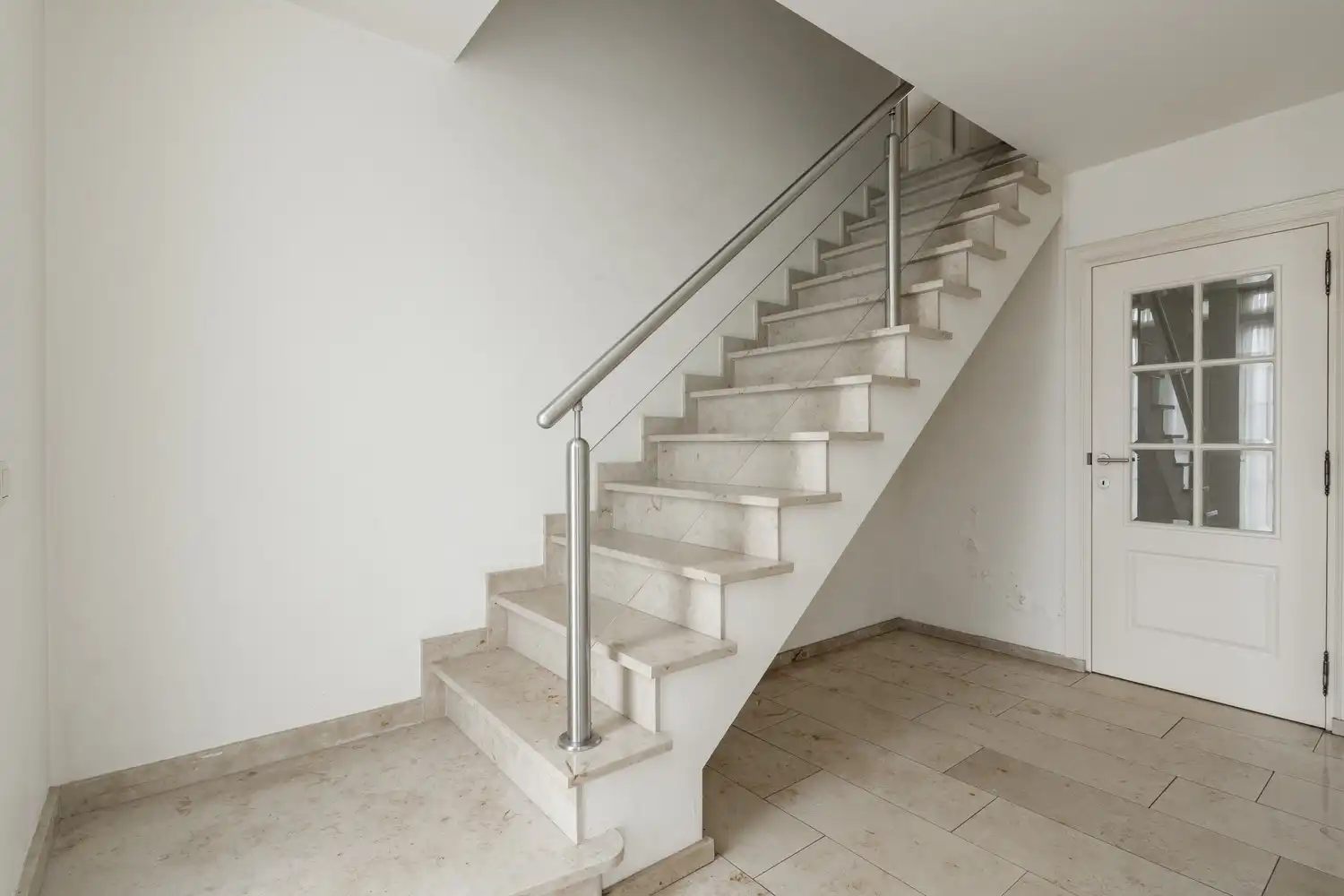 BEDRIJFSPAND MET CONCIERGEWONING foto 42