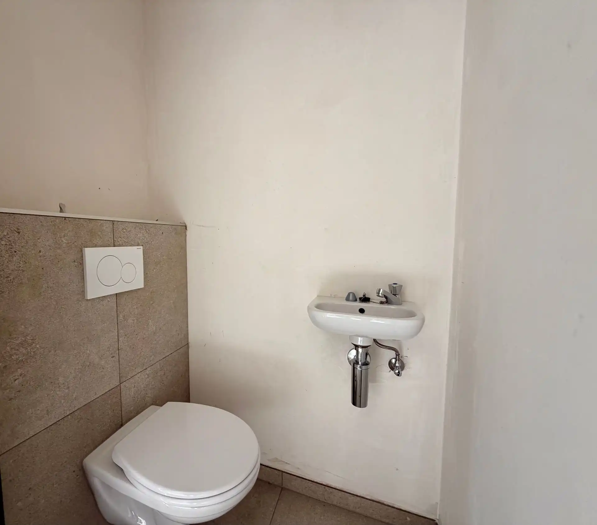 Nieuwbouwwoningen - instapklaar, energiezuinig, prachtige ligging en 3 slaapkamers foto 9