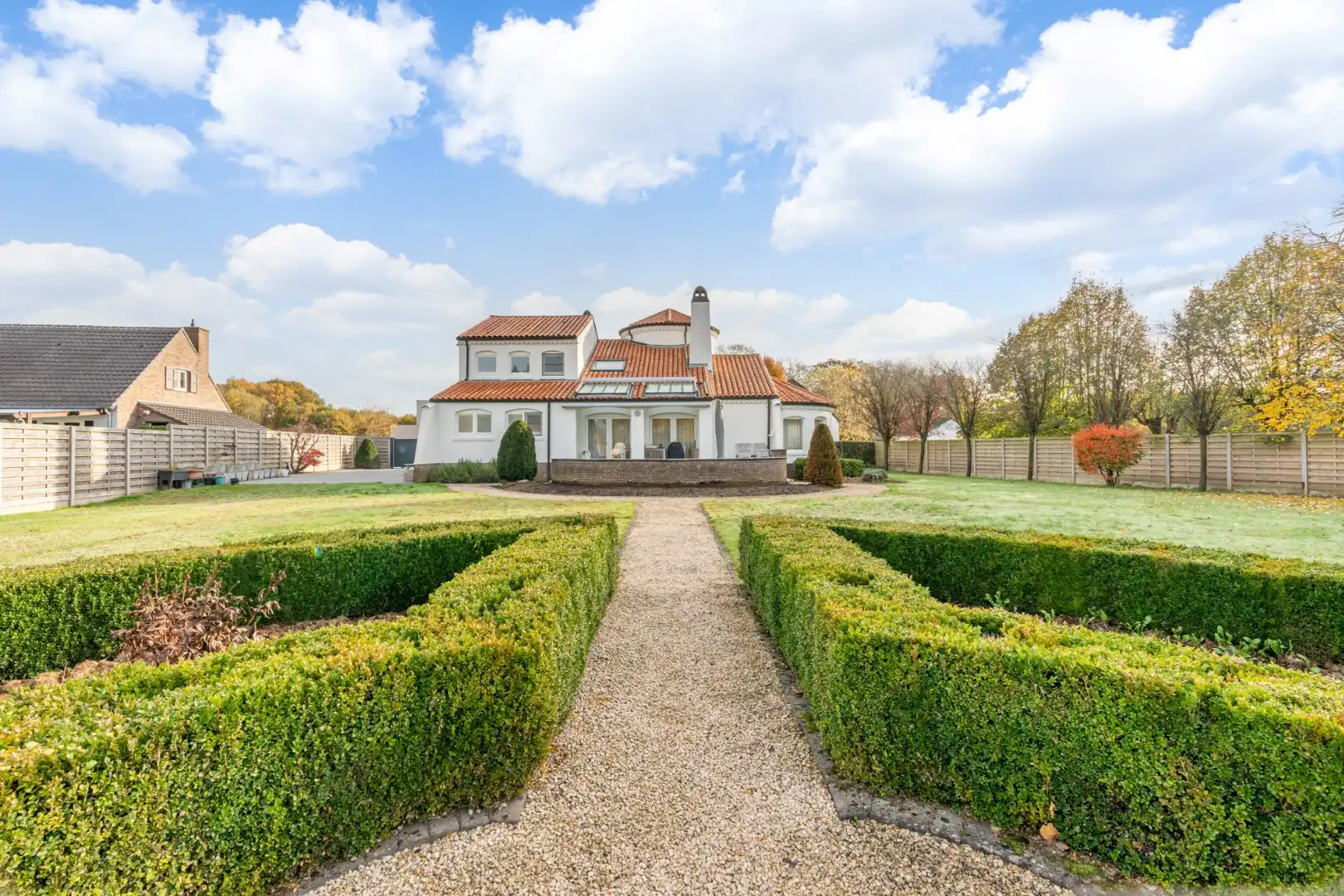 Verrassend luchtige villa  foto 33