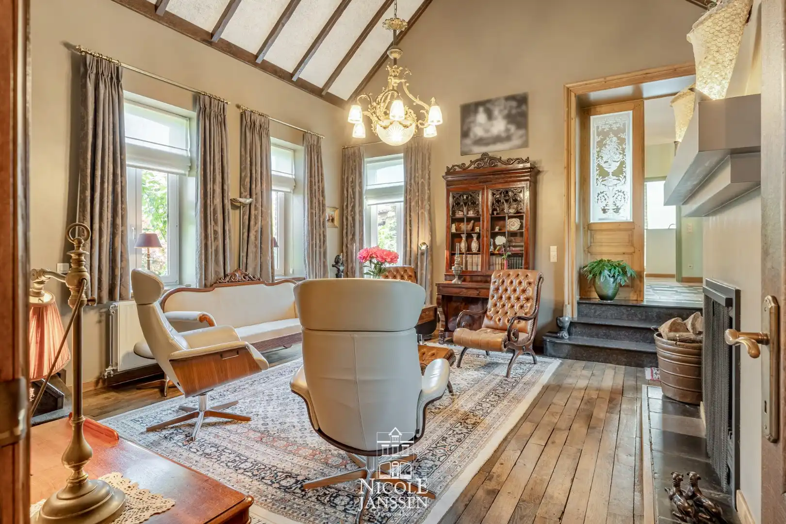 Gerenoveerde vierkantshoeve foto 8