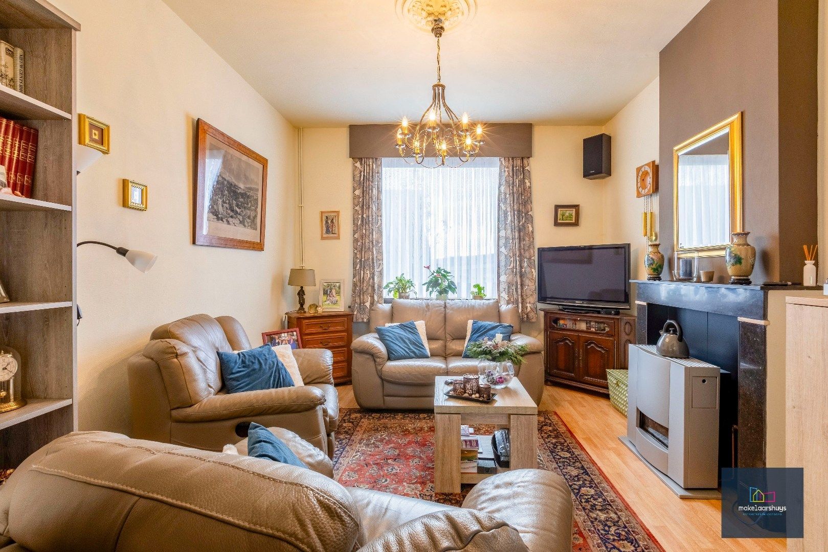 Verzorgde halfopen bebouwing met grote tuin en carport  foto 12