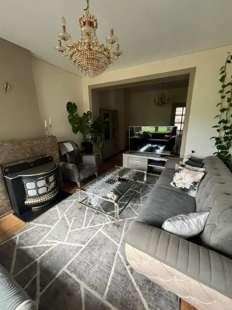 Rijwoning opgesplitst in twee appartementen foto 11