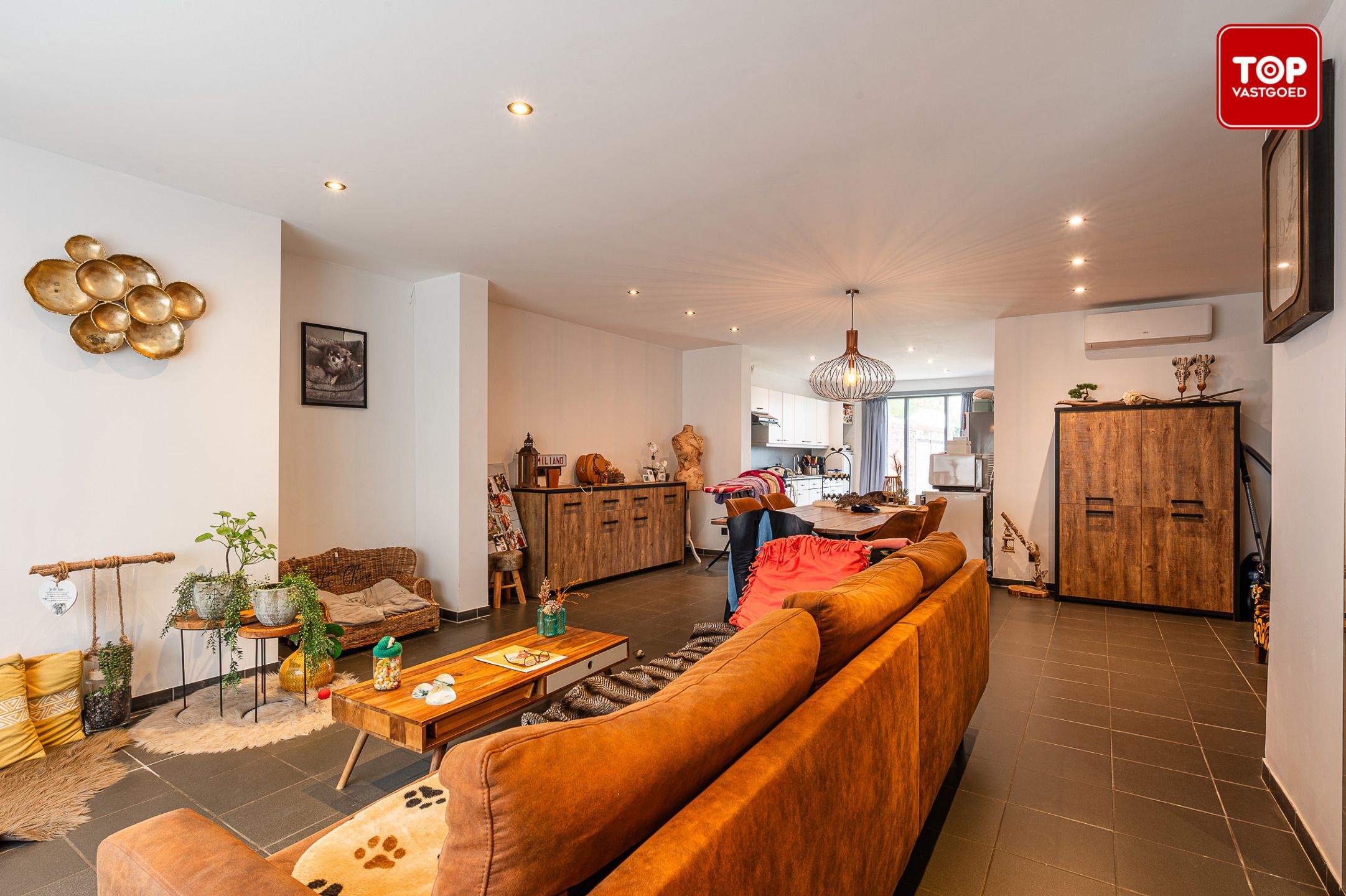 Charmante, instapklare woning met gezellige tuin in hartje Ardooie foto 5