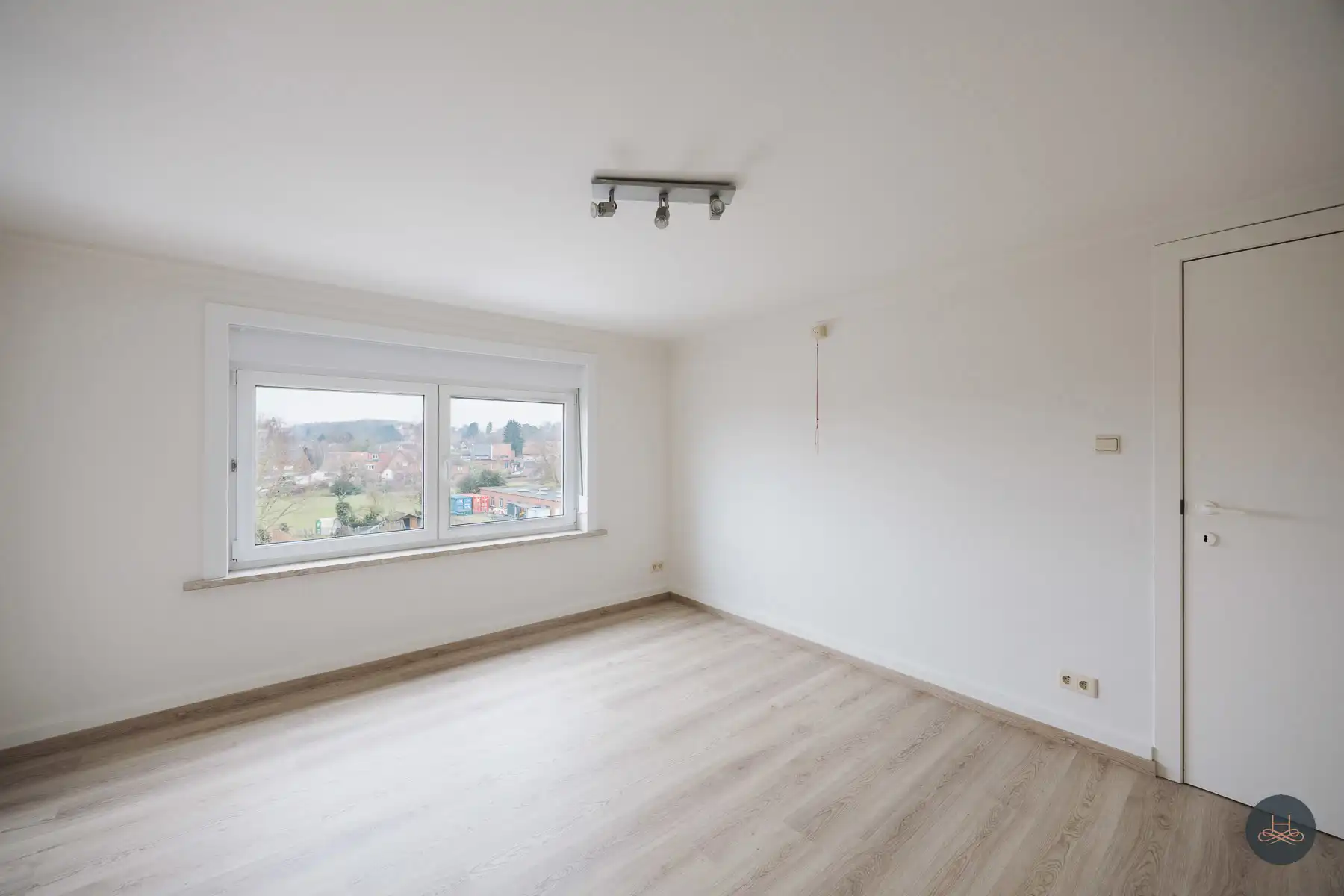 Gerenoveerde zuinige duplex met ruim terras, garage & kelder foto 16